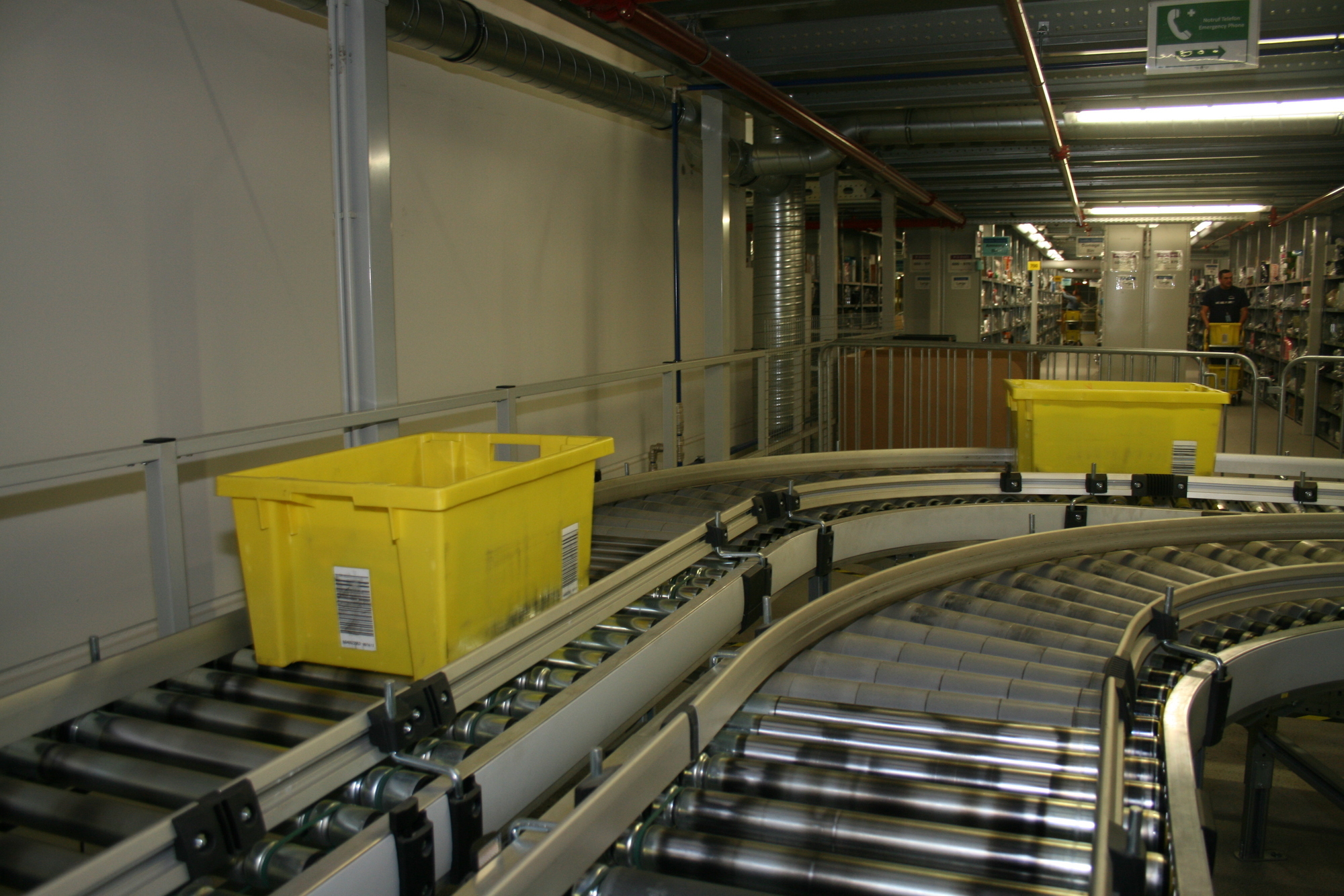 Ein Blick hinter die Kulissen am Amazon Standort in Graben. Foto: B4B WIRTSCHAFTSLEBEN SCHWABEN