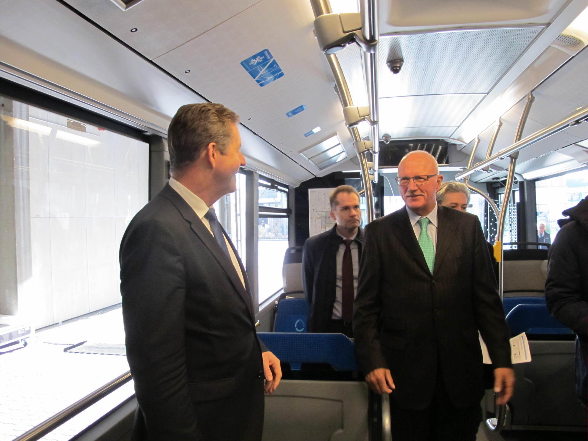 Der neue Erdgasbus von Mercedes geht ab 2016 für die swa in Betrieb. Foto: B4B WIRTSCHAFTSLEBEN SCHWABEN