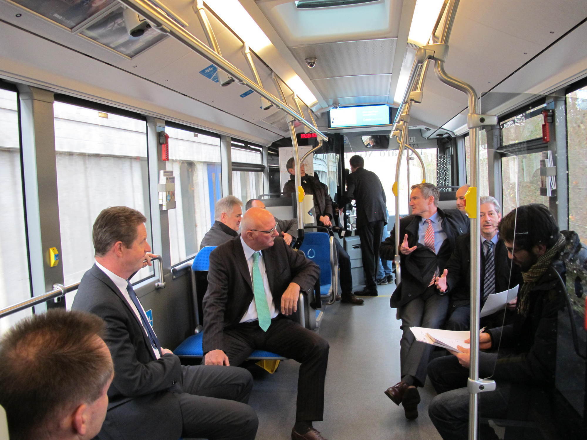 Der neue Erdgasbus von Mercedes geht ab 2016 für die swa in Betrieb. Foto: B4B WIRTSCHAFTSLEBEN SCHWABEN