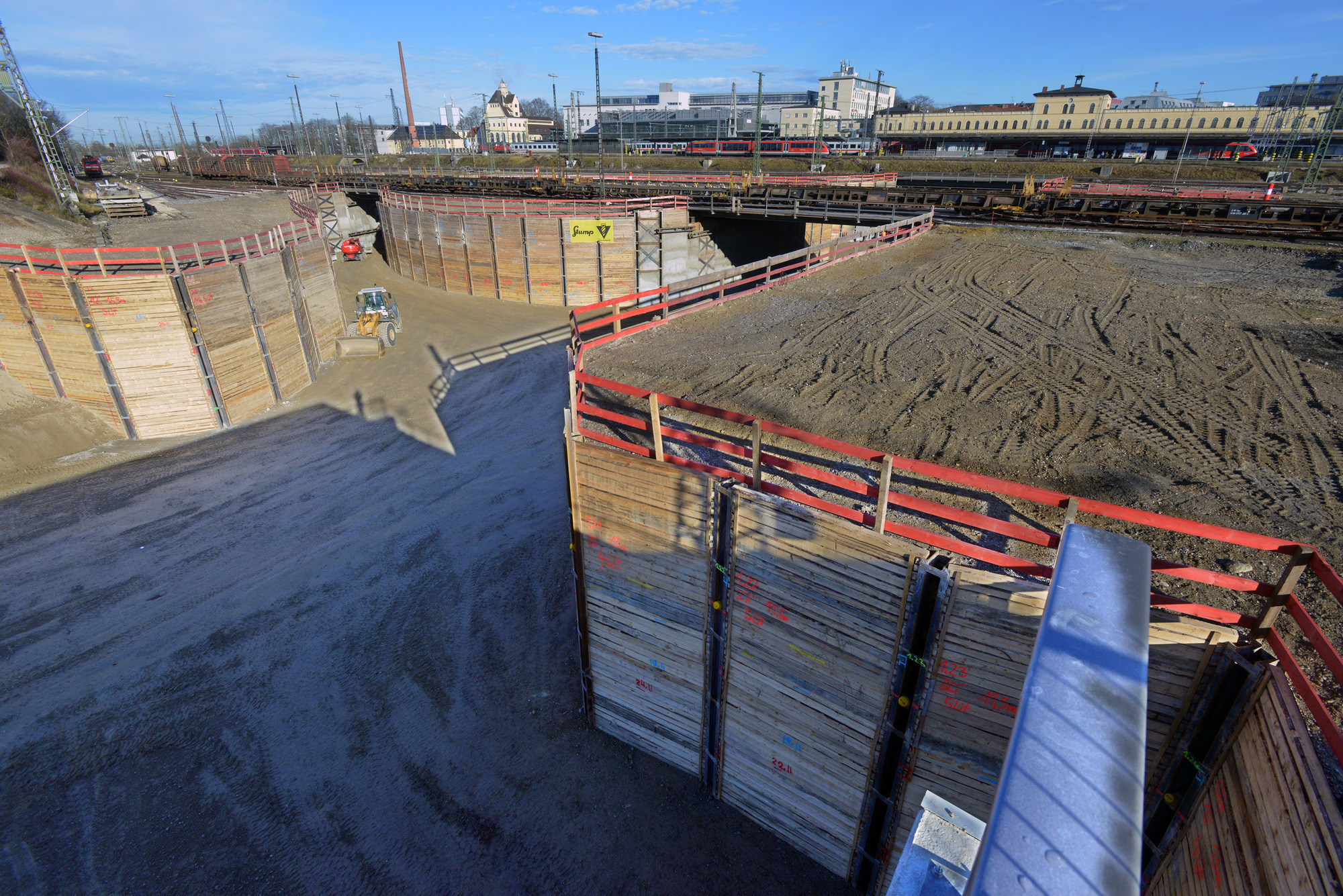 2016 wird dort das Tunnelbauwerk mit Bodenplatten, Wände und Decken betoniert. Foto: swa / Thomas Hosemann