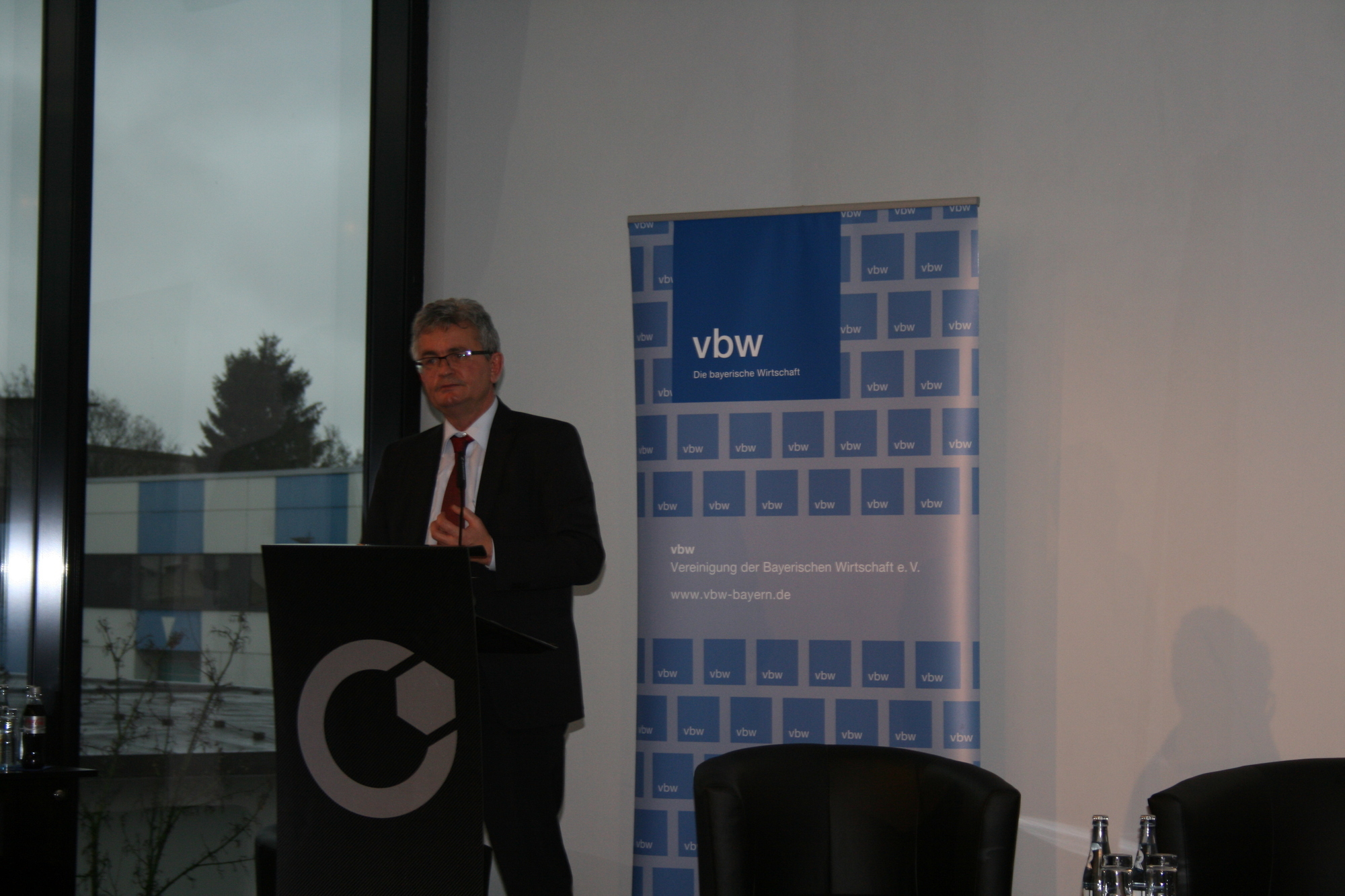 Rund 80 Vertreter aus Wirtschaft, Wissenschaft und Politik waren der Einladung der vbw zu SGL gefolgt. Foto: B4B SCHWABEN