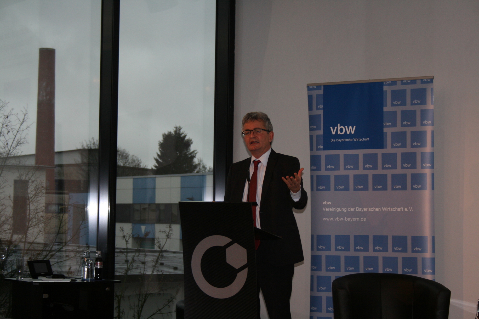 Rund 80 Vertreter aus Wirtschaft, Wissenschaft und Politik waren der Einladung der vbw zu SGL gefolgt. Foto: B4B SCHWABEN