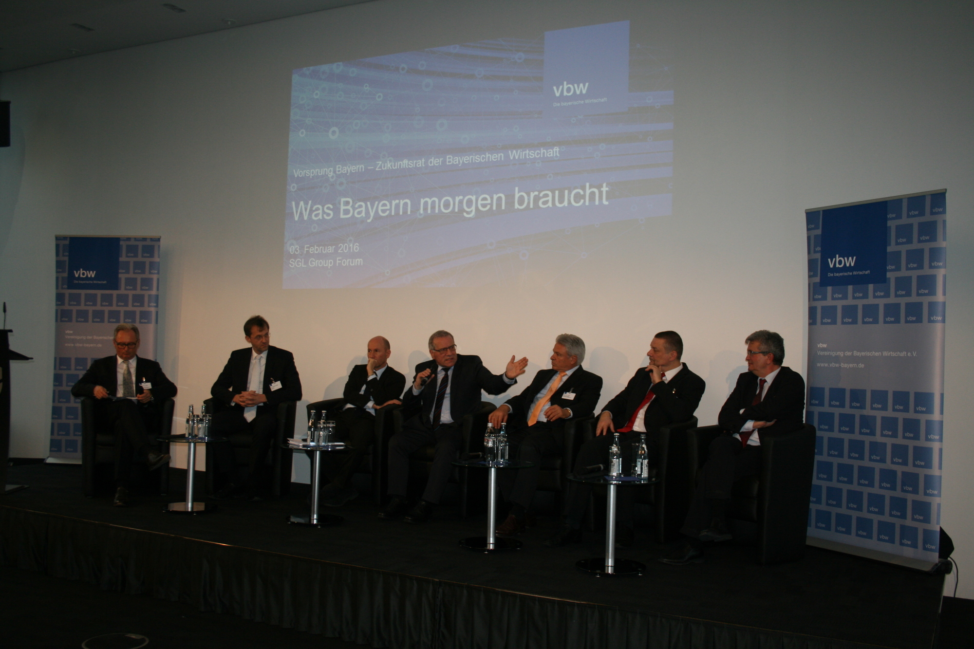 Rund 80 Vertreter aus Wirtschaft, Wissenschaft und Politik waren der Einladung der vbw zu SGL gefolgt. Foto: B4B SCHWABEN