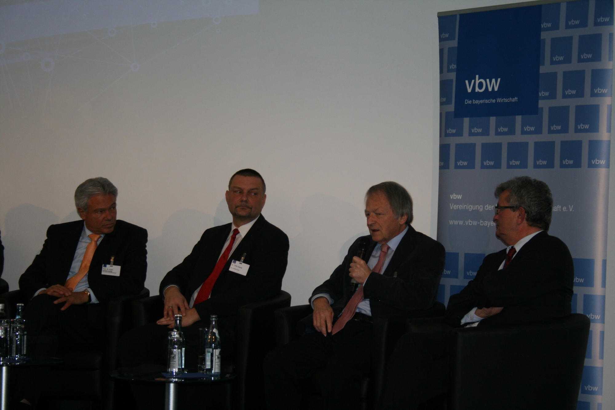 Rund 80 Vertreter aus Wirtschaft, Wissenschaft und Politik waren der Einladung der vbw zu SGL gefolgt. Foto: B4B SCHWABEN