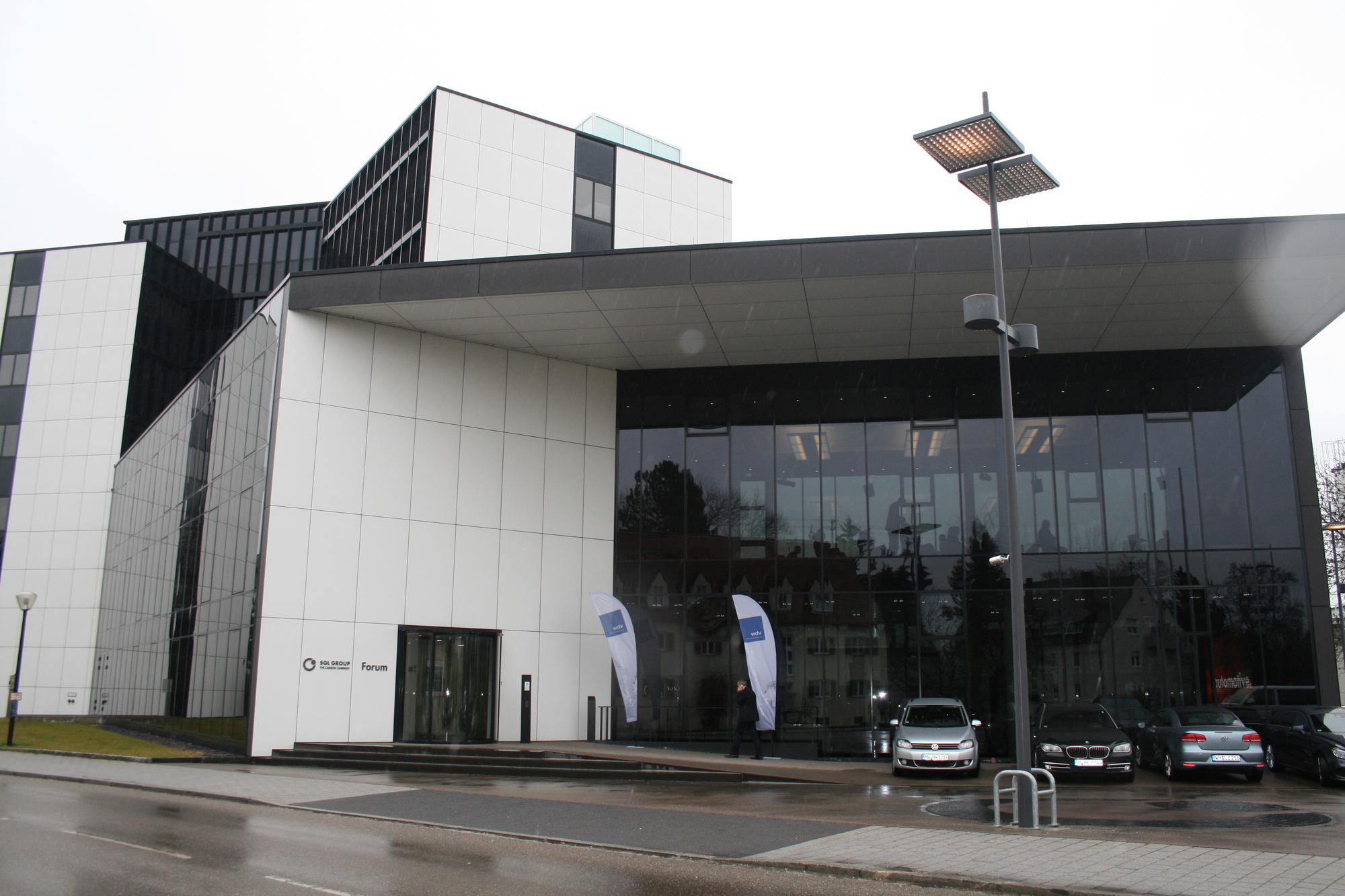 Rund 80 Vertreter aus Wirtschaft, Wissenschaft und Politik waren der Einladung der vbw zu SGL gefolgt. Foto: B4B SCHWABEN