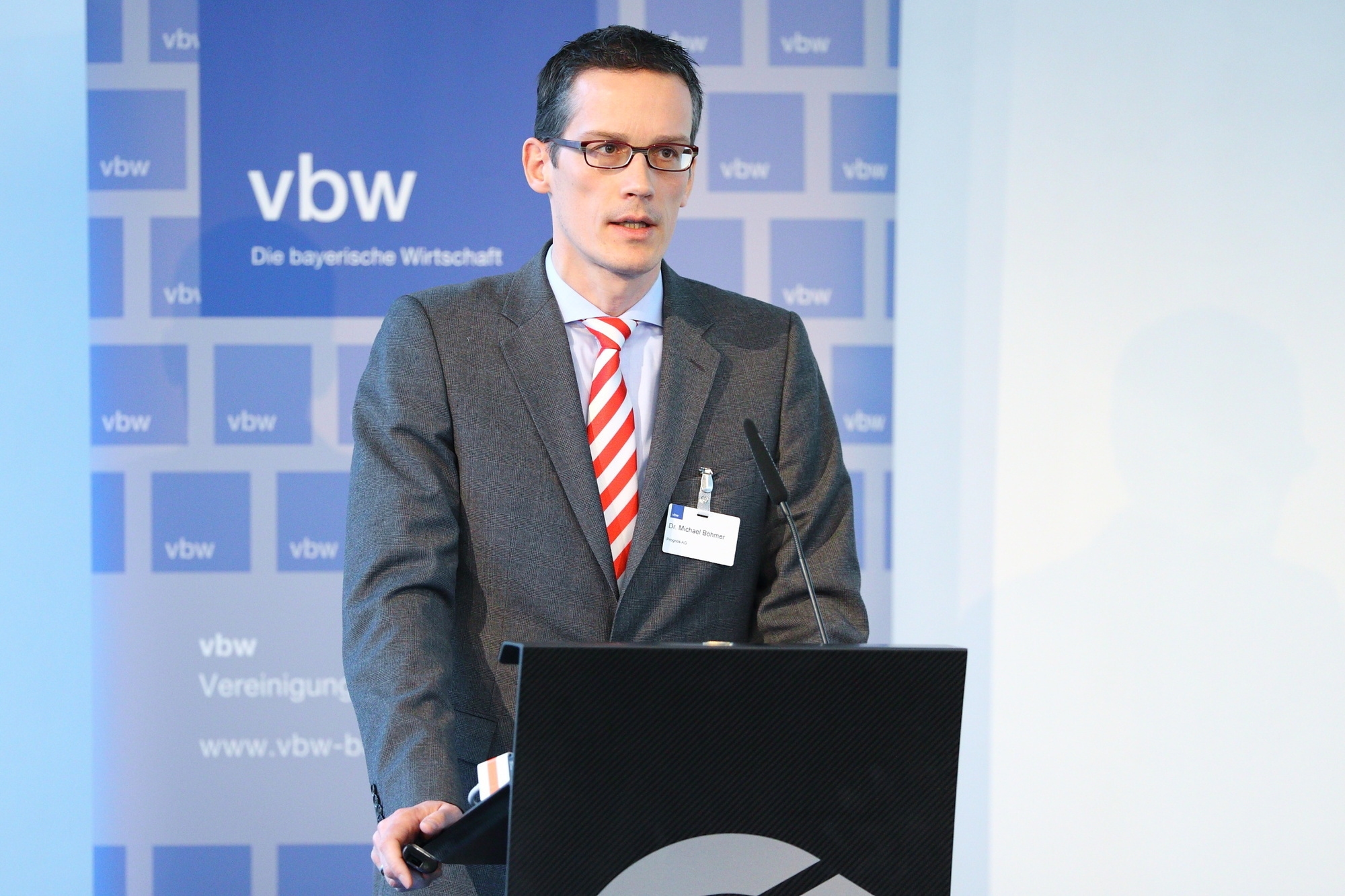 Rund 80 Vertreter aus Wirtschaft, Wissenschaft und Politik waren der Einladung der vbw zu SGL gefolgt. Foto: vbw