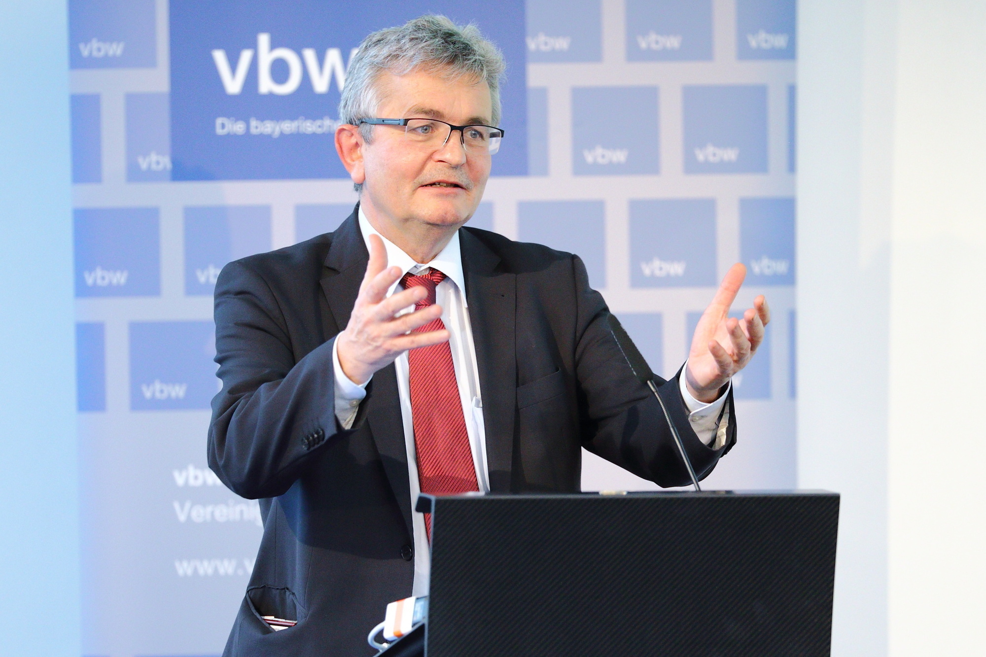 Rund 80 Vertreter aus Wirtschaft, Wissenschaft und Politik waren der Einladung der vbw zu SGL gefolgt. Foto: vbw