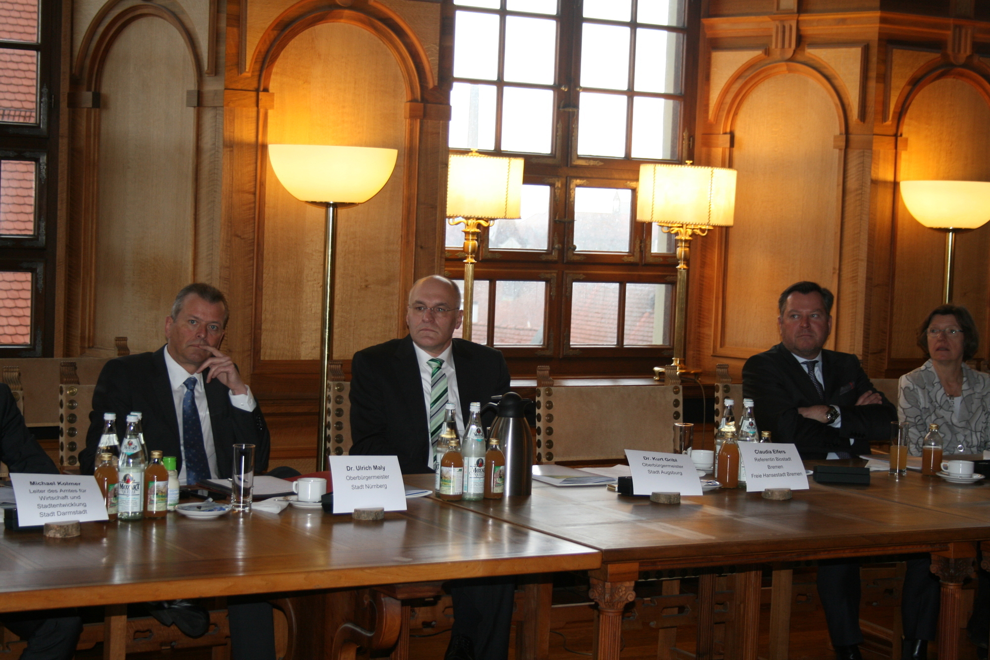 Darmstadt, Nürnberg, Augbsurg, München und Freiburg unterzeichnen Kooperations-Vereinbarung. Foto: B4B WIRTSCHAFTSLEBEN SCHWABEN