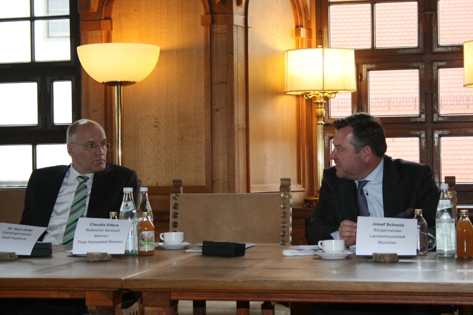 Darmstadt, Nürnberg, Augbsurg, München und Freiburg unterzeichnen Kooperations-Vereinbarung. Foto: B4B WIRTSCHAFTSLEBEN SCHWABEN