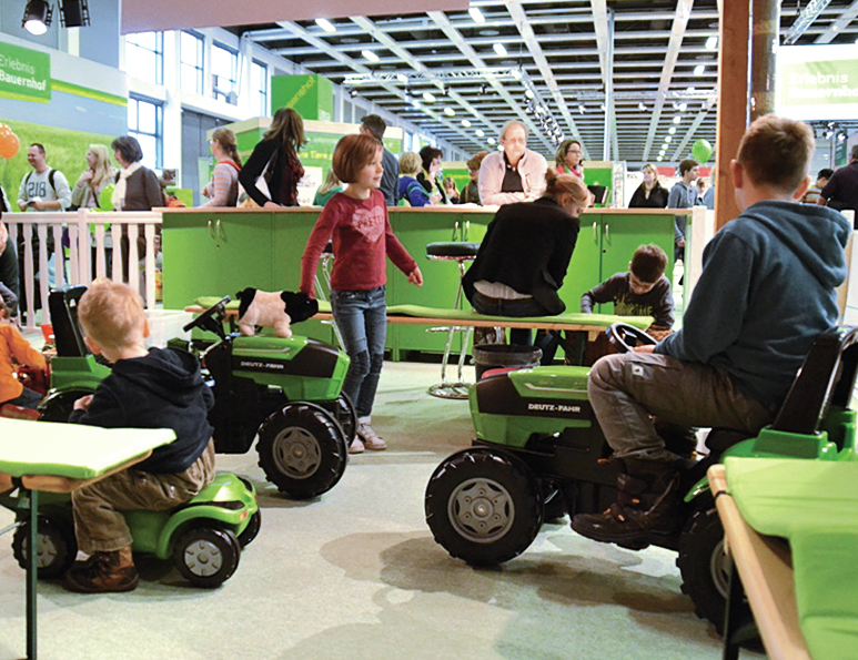 SAME DEUTZ-FAHR als traditionaller Sponsor des Erlebnisbauernhofs auf der Grünen Woche. Foto: SDF