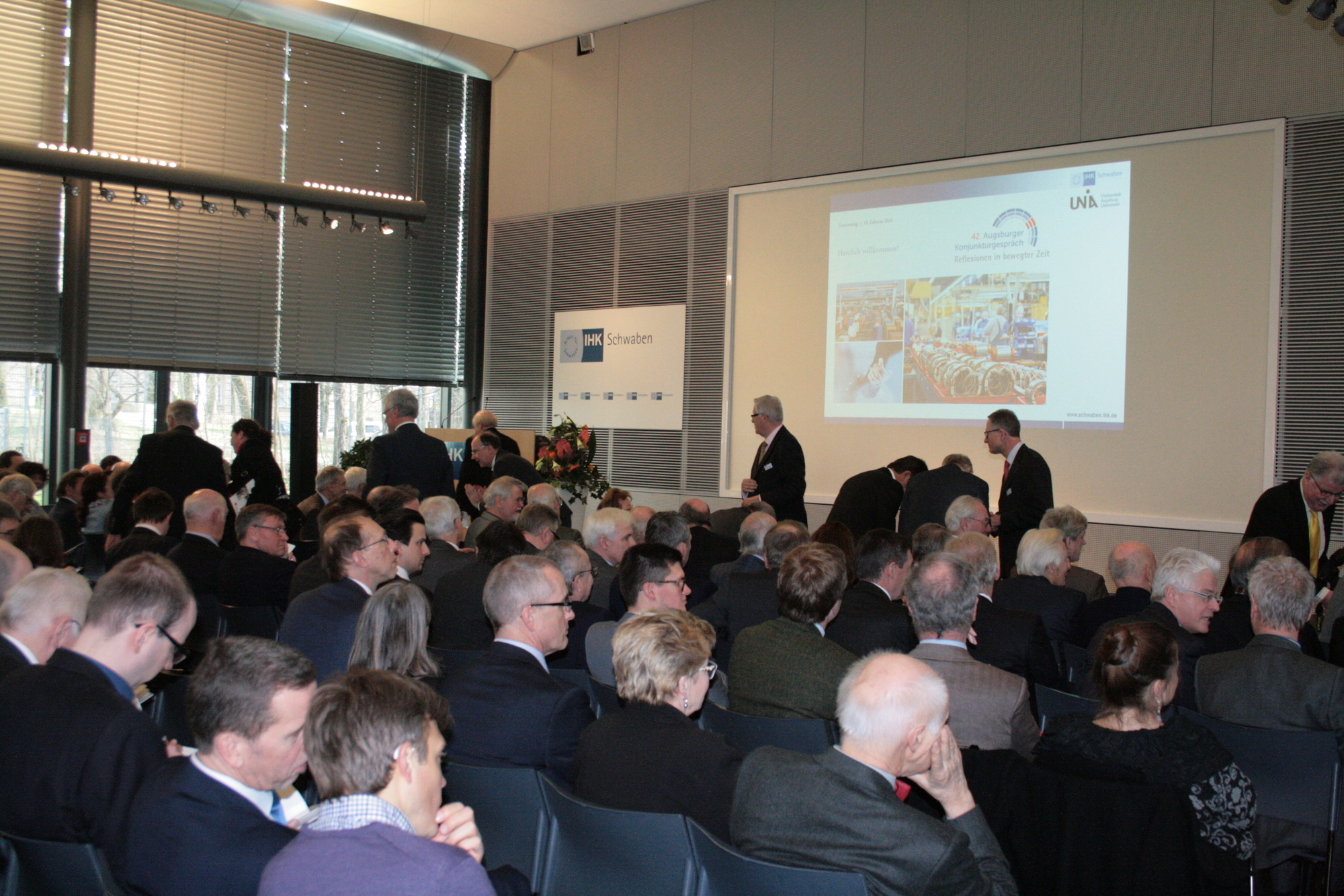 Auf dem 42. Augsburger Konjungturgespräch. Foto: B4B WIRTSCHAFTSLEBEN SCHWABEN