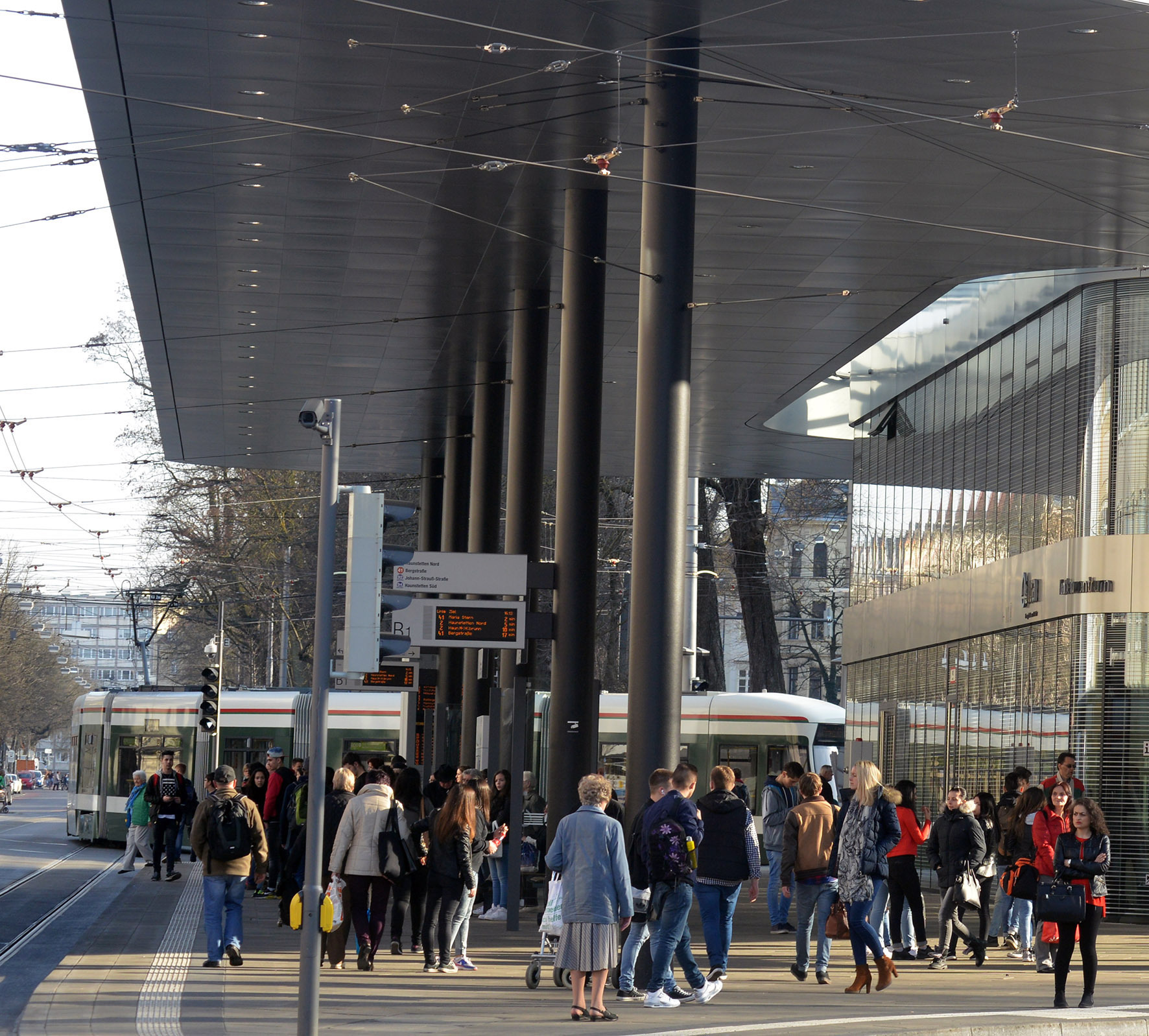 Die swa freuen sich über fast 60 Millionen Fahrgäste in 2015. Foto: swa / Thomas Hosemann
