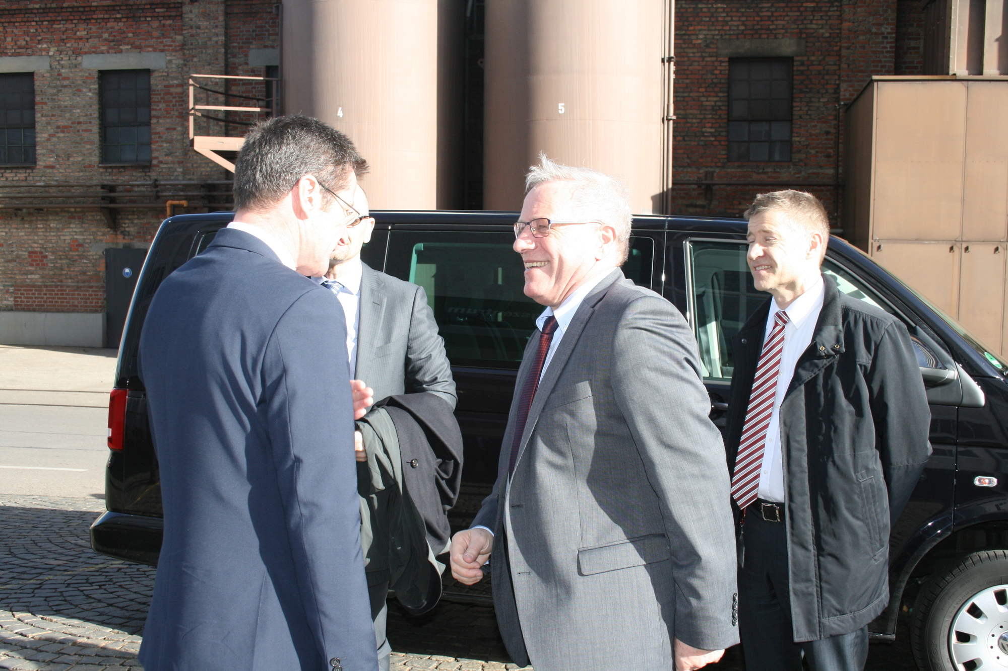 Staatssekretär Johannes Hintersberger besuchte MAN Diesel & Turbo SE am 22. Februar 2016. Foto: B4B WIRTSCHAFTSLEBEN SCHWABEN