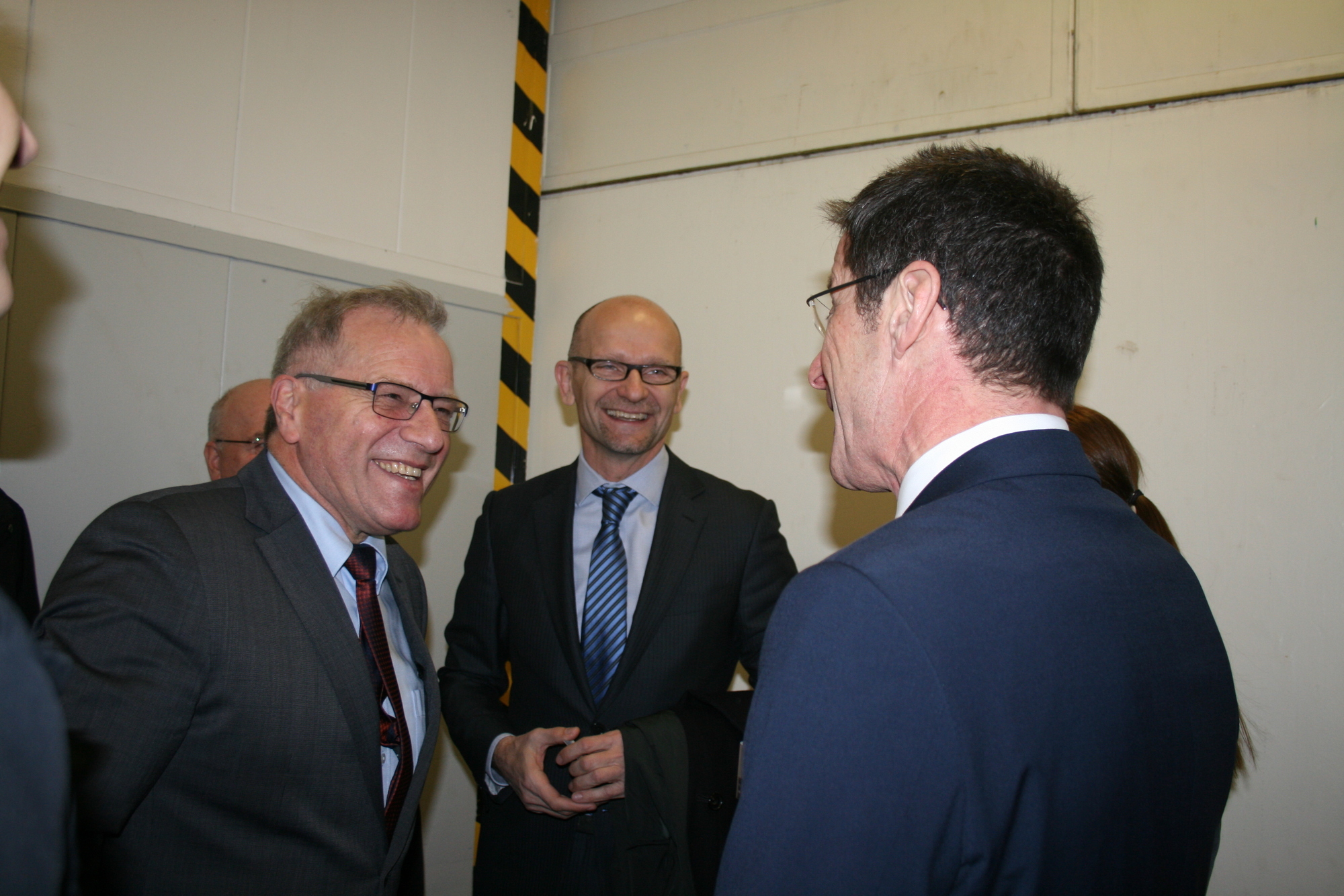Staatssekretär Johannes Hintersberger besuchte MAN Diesel & Turbo SE am 22. Februar 2016. Foto: B4B WIRTSCHAFTSLEBEN SCHWABEN