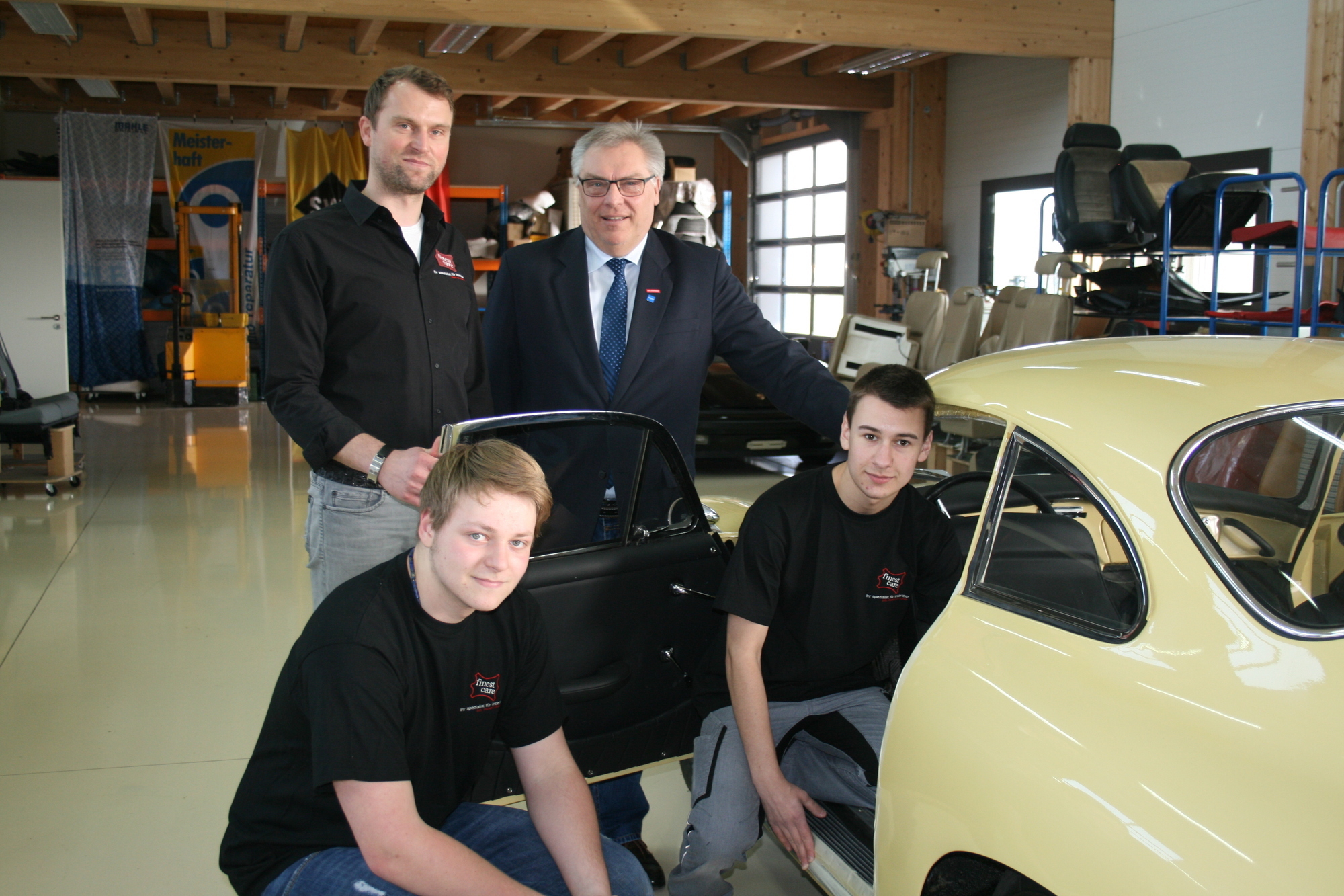 Staatssekretär Hintersberger und HWK-Präsident Rauch zu Gast bei finest-care. Foto: B4B WIRTSCHAFTSLEBEN SCHWABEN