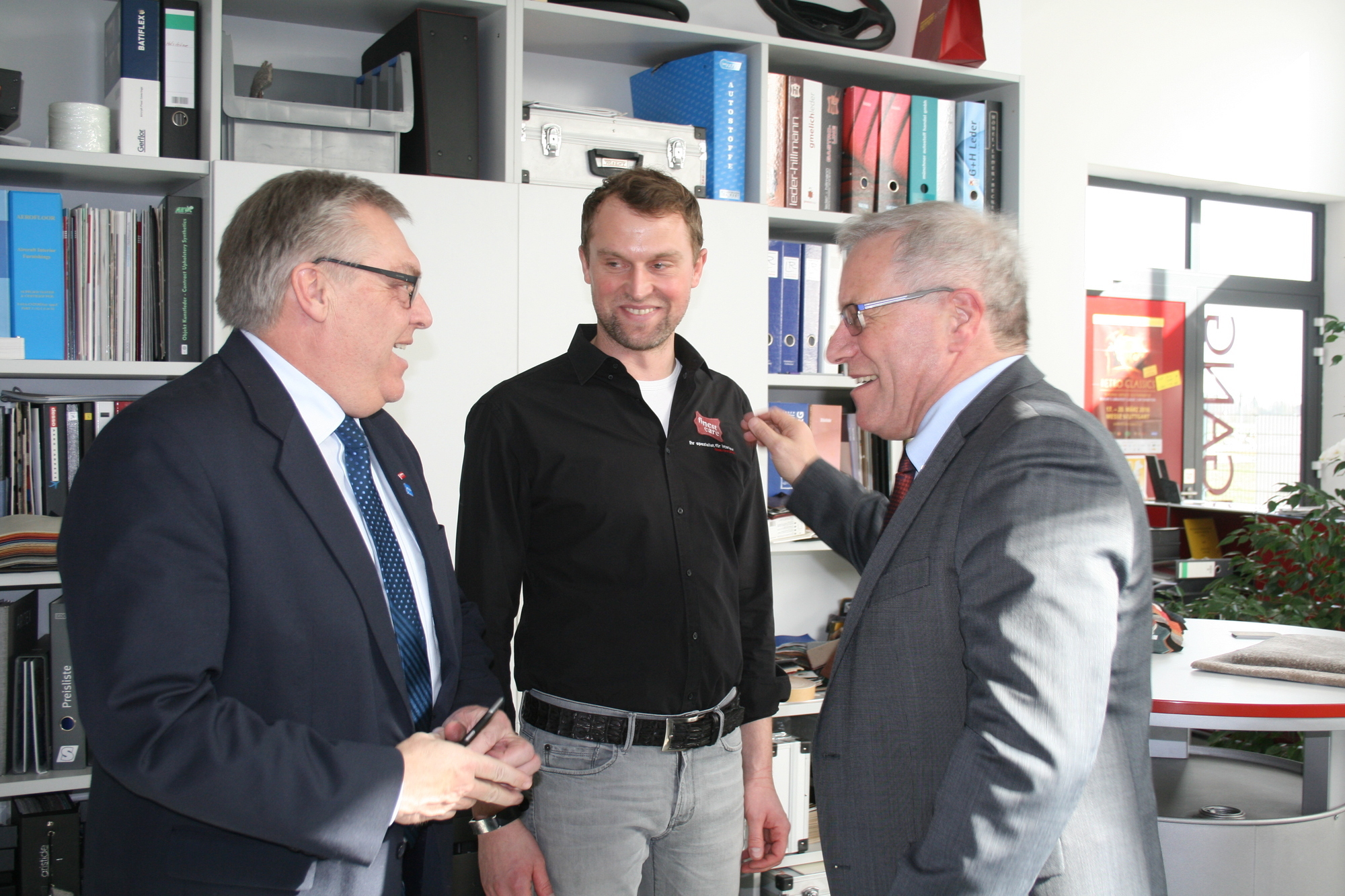 Staatssekretär Hintersberger und HWK-Präsident Rauch zu Gast bei finest-care. Foto: B4B WIRTSCHAFTSLEBEN SCHWABEN