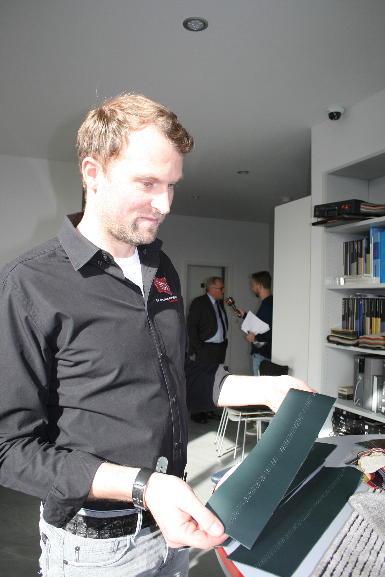 Staatssekretär Hintersberger und HWK-Präsident Rauch zu Gast bei finest-care. Foto: B4B WIRTSCHAFTSLEBEN SCHWABEN