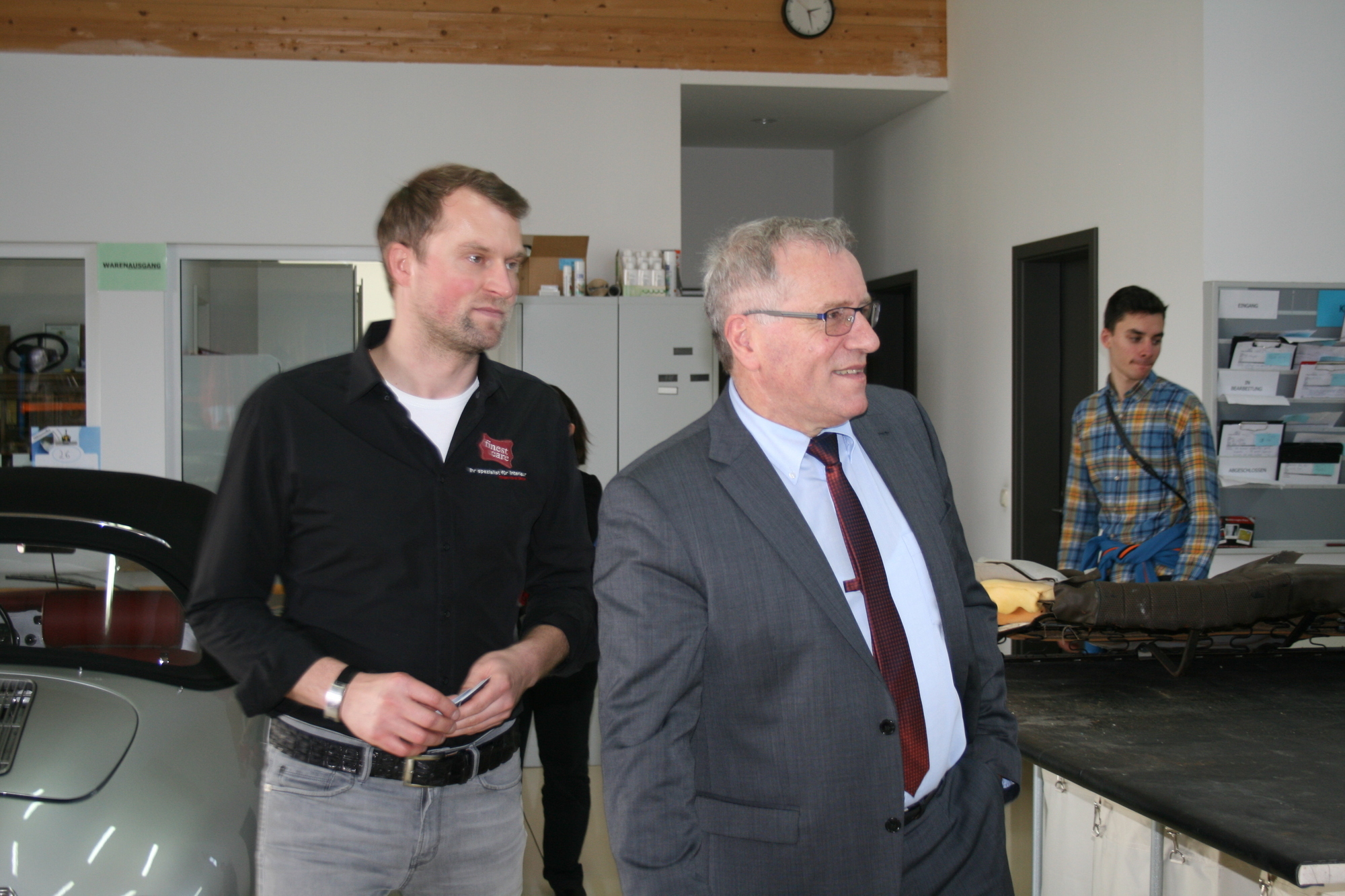 Staatssekretär Hintersberger und HWK-Präsident Rauch zu Gast bei finest-care. Foto: B4B WIRTSCHAFTSLEBEN SCHWABEN