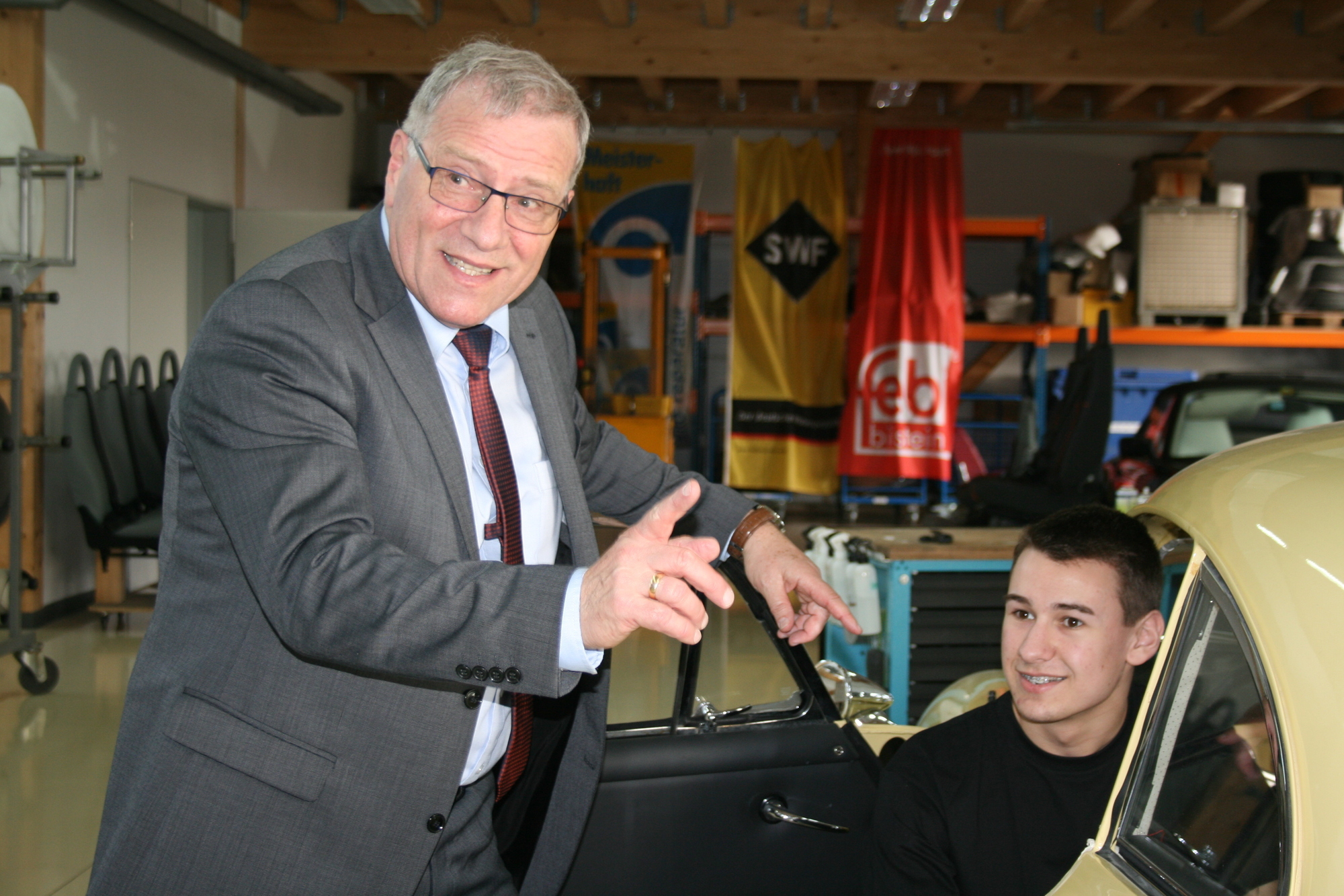 Staatssekretär Hintersberger und HWK-Präsident Rauch zu Gast bei finest-care. Foto: B4B WIRTSCHAFTSLEBEN SCHWABEN