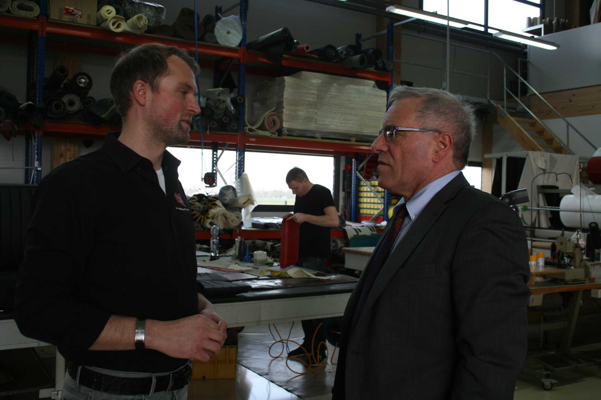 Staatssekretär Hintersberger und HWK-Präsident Rauch zu Gast bei finest-care. Foto: B4B WIRTSCHAFTSLEBEN SCHWABEN