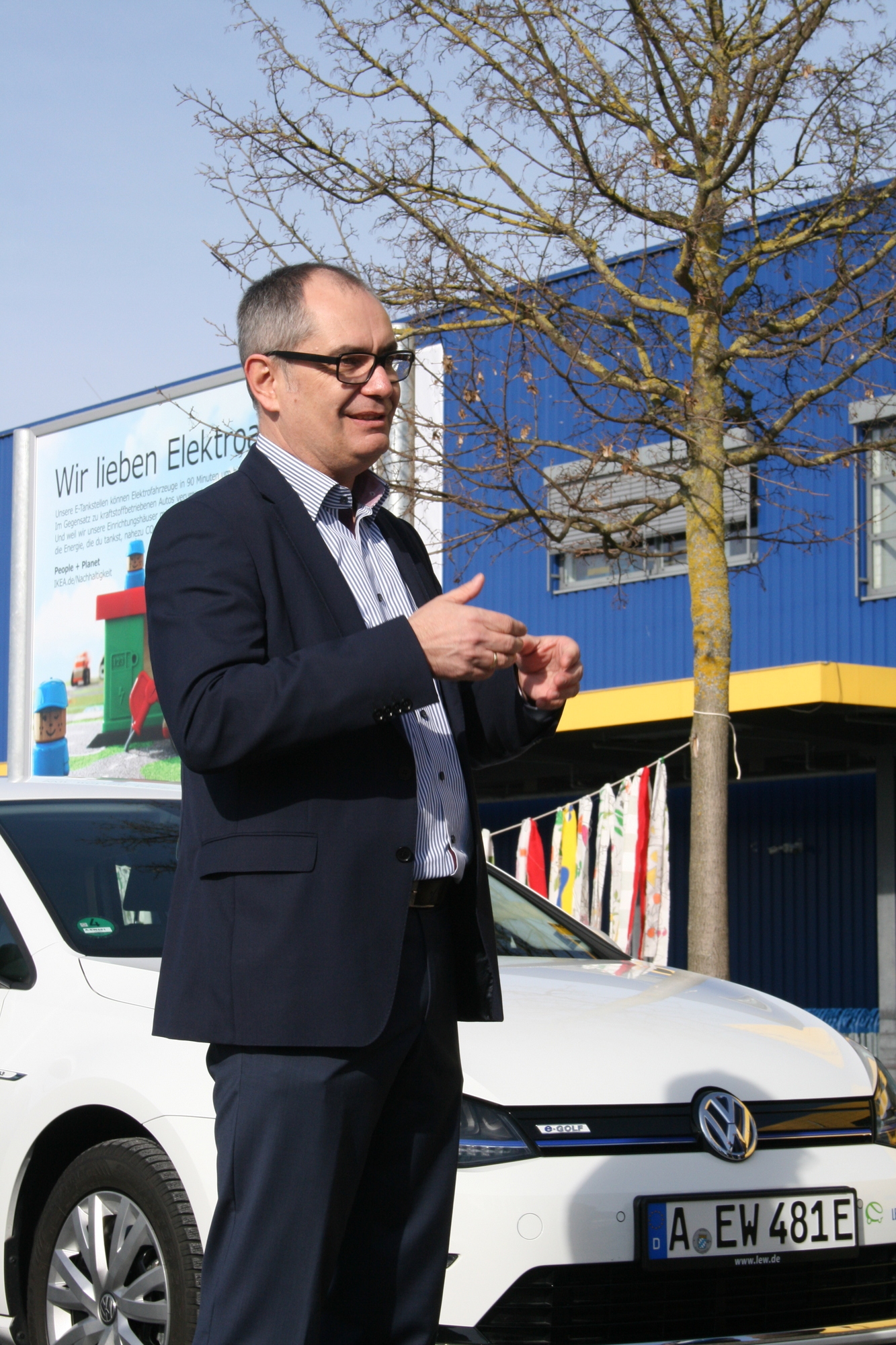 Mit der neuen E-Tankstelle leistet IKEA einen wichtigen Beitrag zur Verkehrswende. Foto: B4B WIRTSCHAFTSLEBEN SCHWABEN