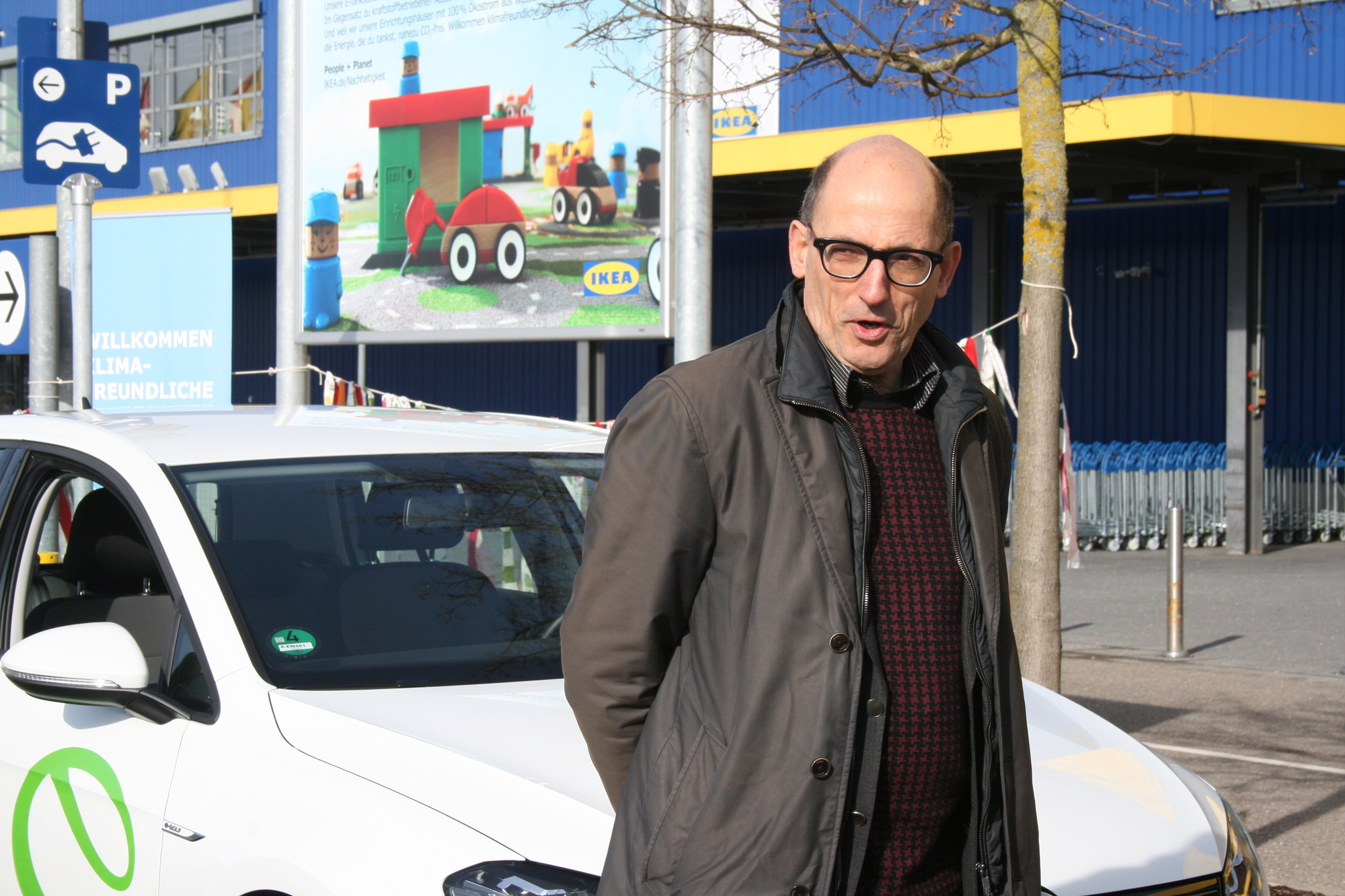 Mit der neuen E-Tankstelle leistet IKEA einen wichtigen Beitrag zur Verkehrswende. Foto: B4B WIRTSCHAFTSLEBEN SCHWABEN