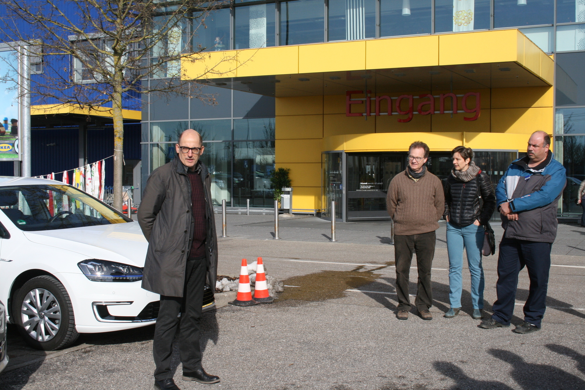 Mit der neuen E-Tankstelle leistet IKEA einen wichtigen Beitrag zur Verkehrswende. Foto: B4B WIRTSCHAFTSLEBEN SCHWABEN