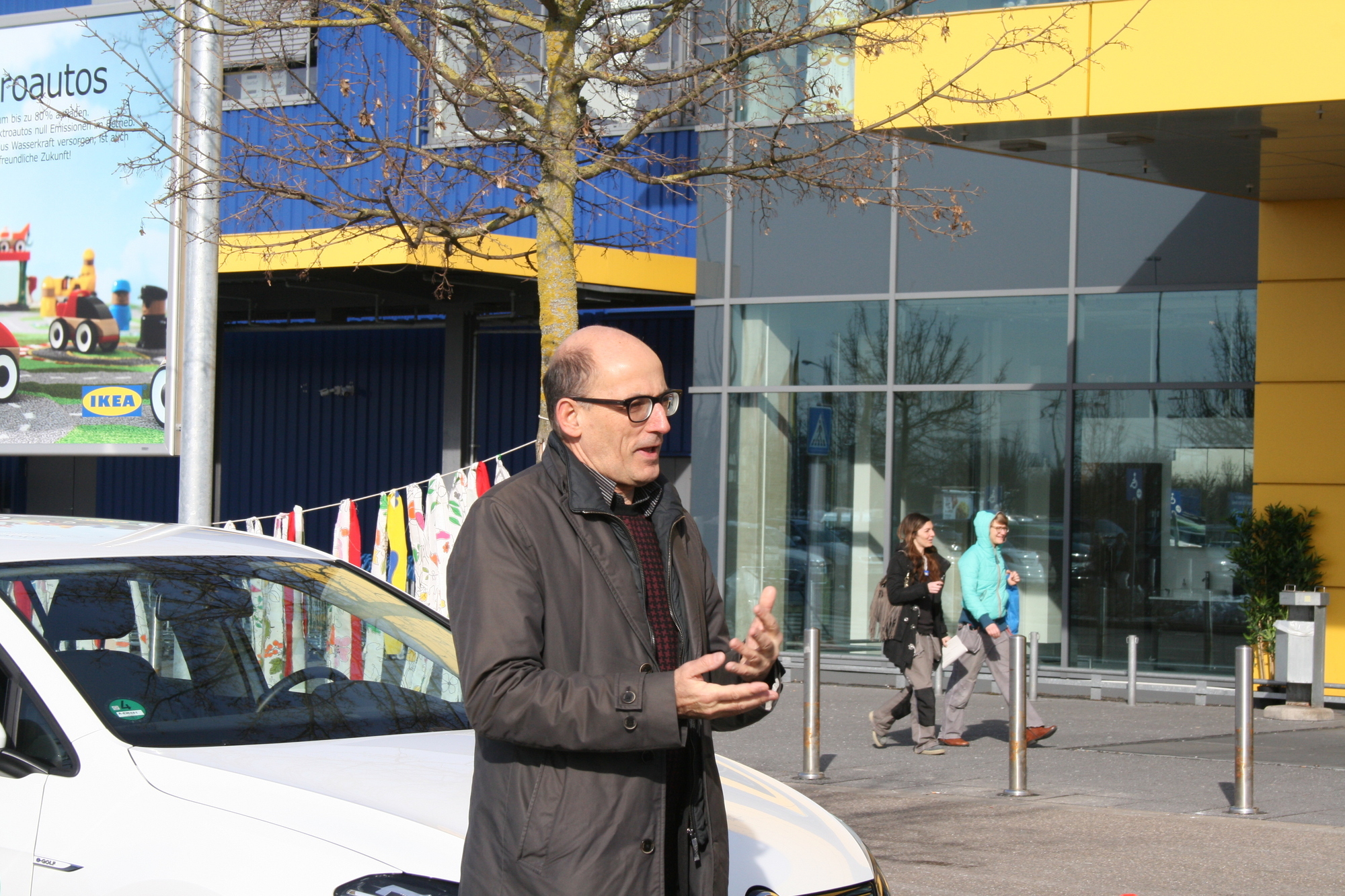 Mit der neuen E-Tankstelle leistet IKEA einen wichtigen Beitrag zur Verkehrswende. Foto: B4B WIRTSCHAFTSLEBEN SCHWABEN