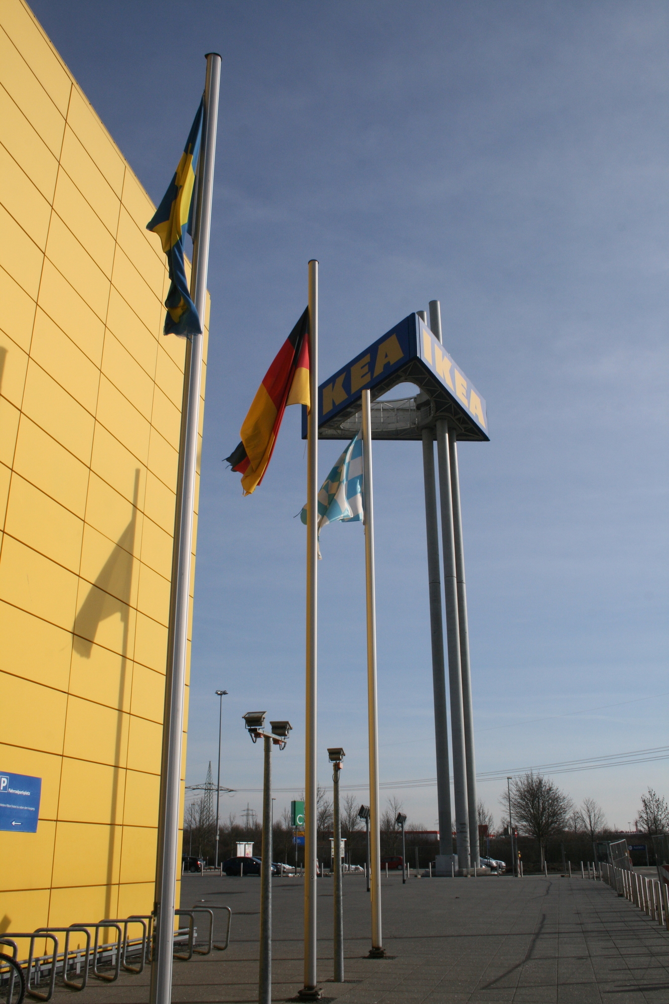Mit der neuen E-Tankstelle leistet IKEA einen wichtigen Beitrag zur Verkehrswende. Foto: B4B WIRTSCHAFTSLEBEN SCHWABEN
