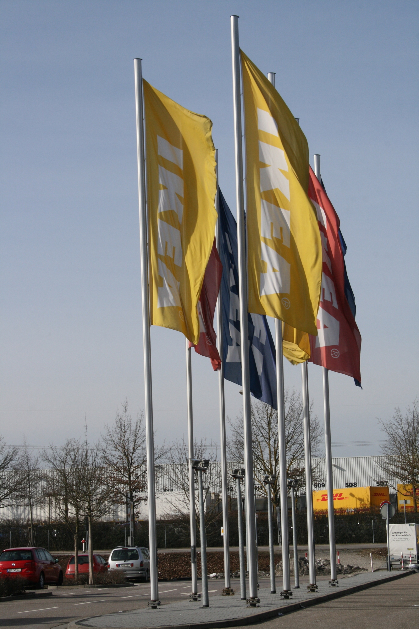 Mit der neuen E-Tankstelle leistet IKEA einen wichtigen Beitrag zur Verkehrswende. Foto: B4B WIRTSCHAFTSLEBEN SCHWABEN
