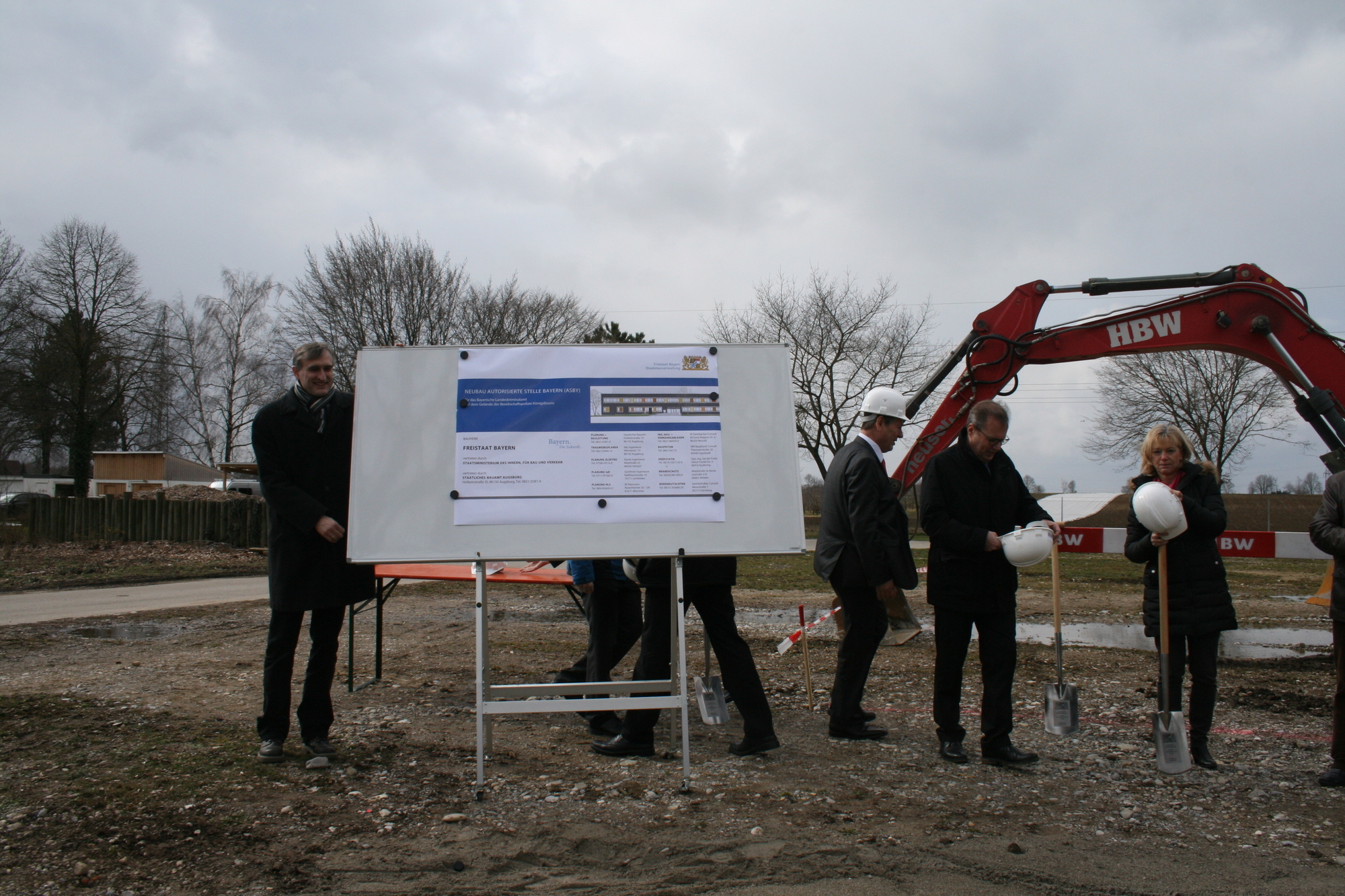 Beim Spatenstich in Königsbrunn. Foto: B4B WIRTSCHAFTSLEBEN SCHWABEN