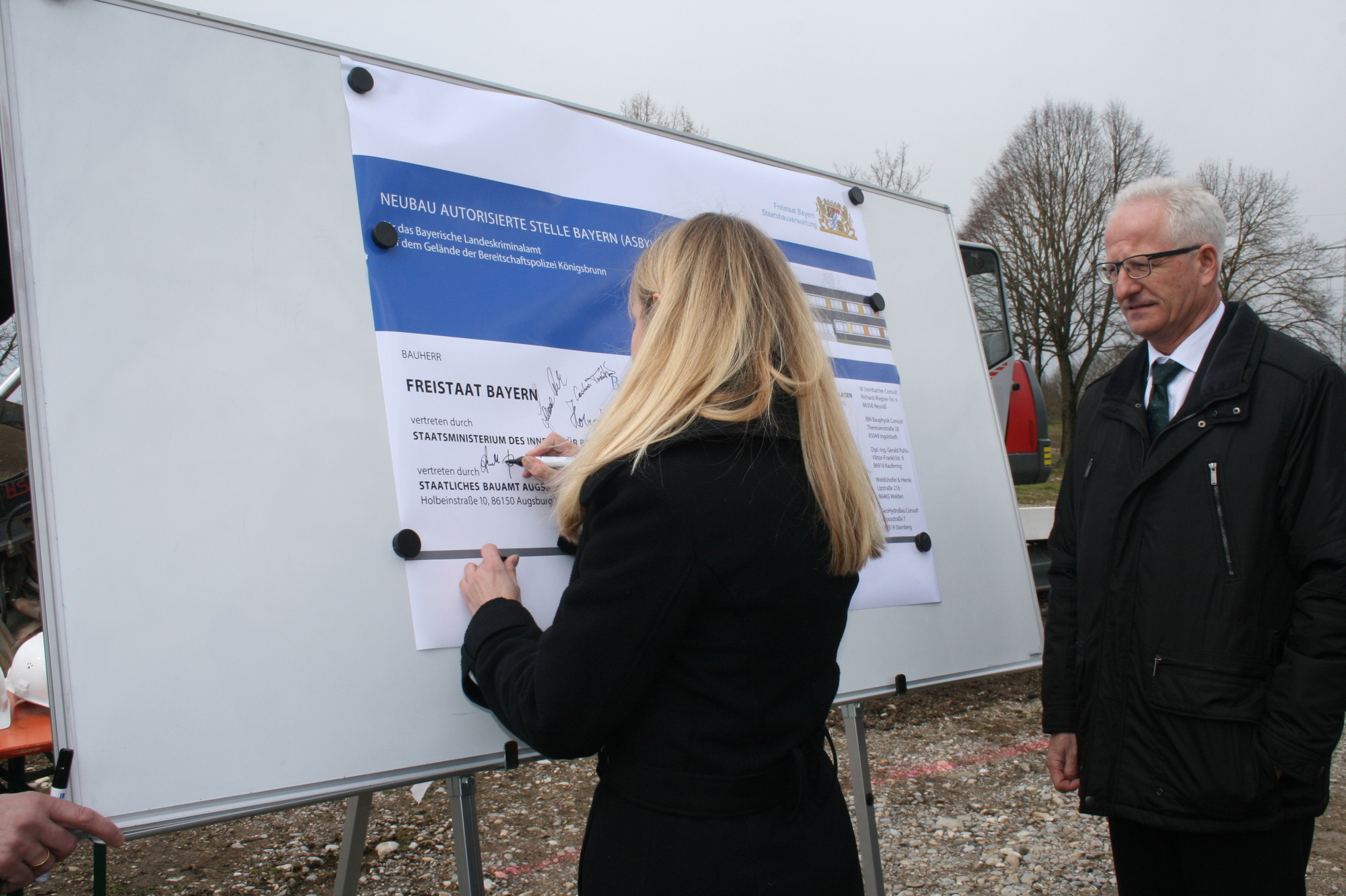 Beim Spatenstich in Königsbrunn. Foto: B4B WIRTSCHAFTSLEBEN SCHWABEN