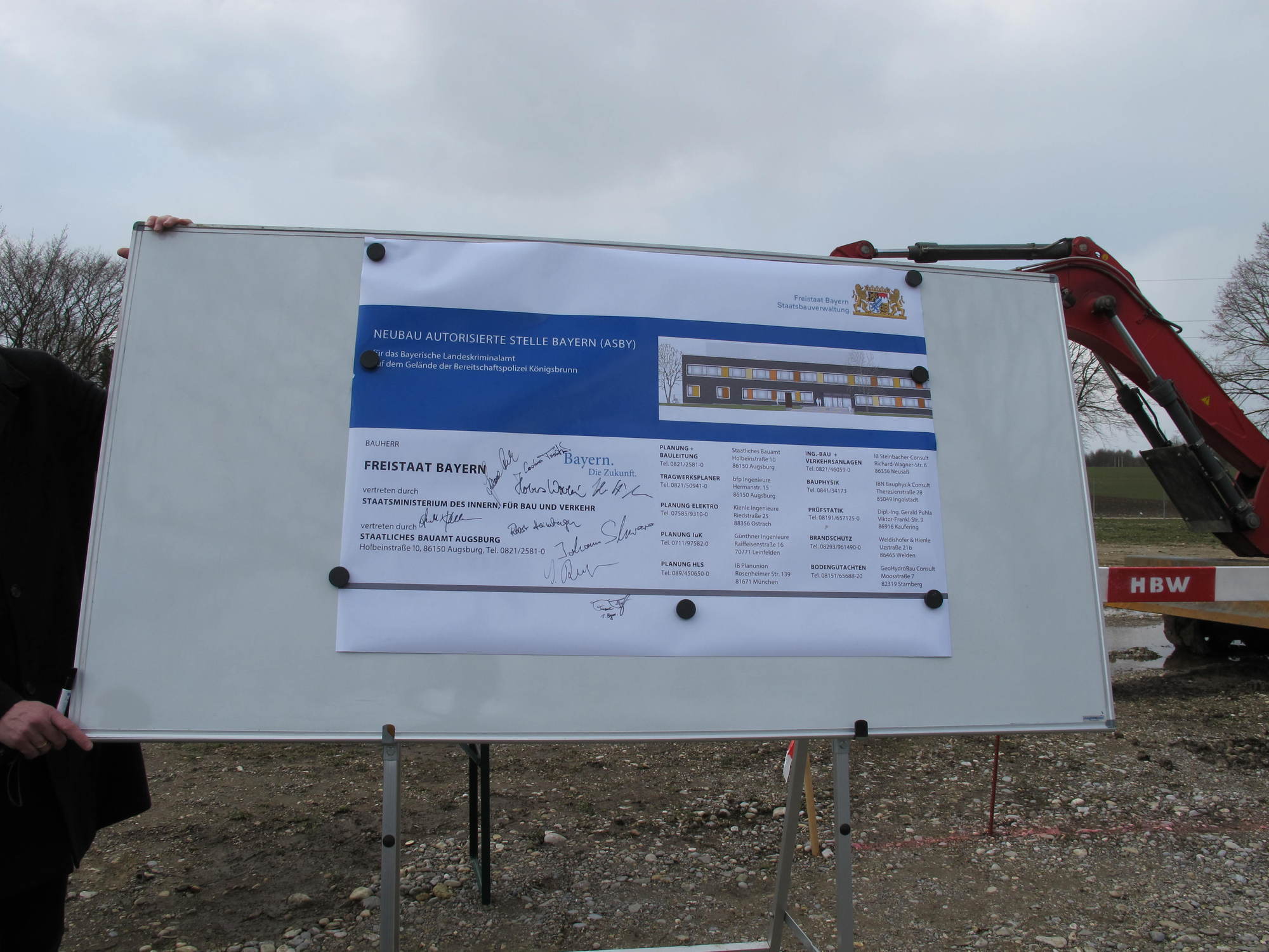 Beim Spatenstich in Königsbrunn. Foto: B4B WIRTSCHAFTSLEBEN SCHWABEN