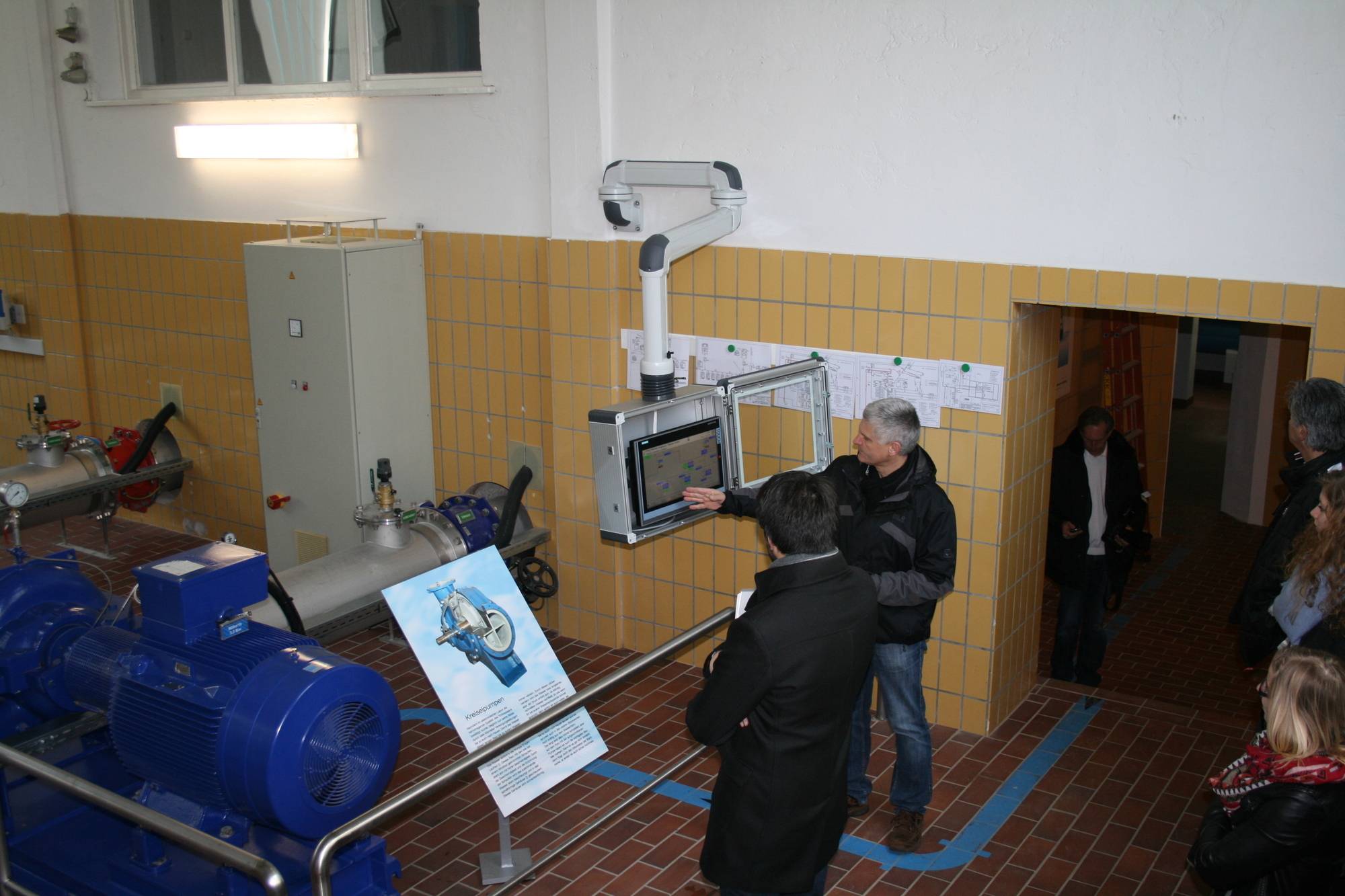 Die swa zeigen, welche Neuerungen es im Lochbach-Wasserwerk gibt. Foto: B4B WIRTSCHAFTSLEBEN SCHWABEN