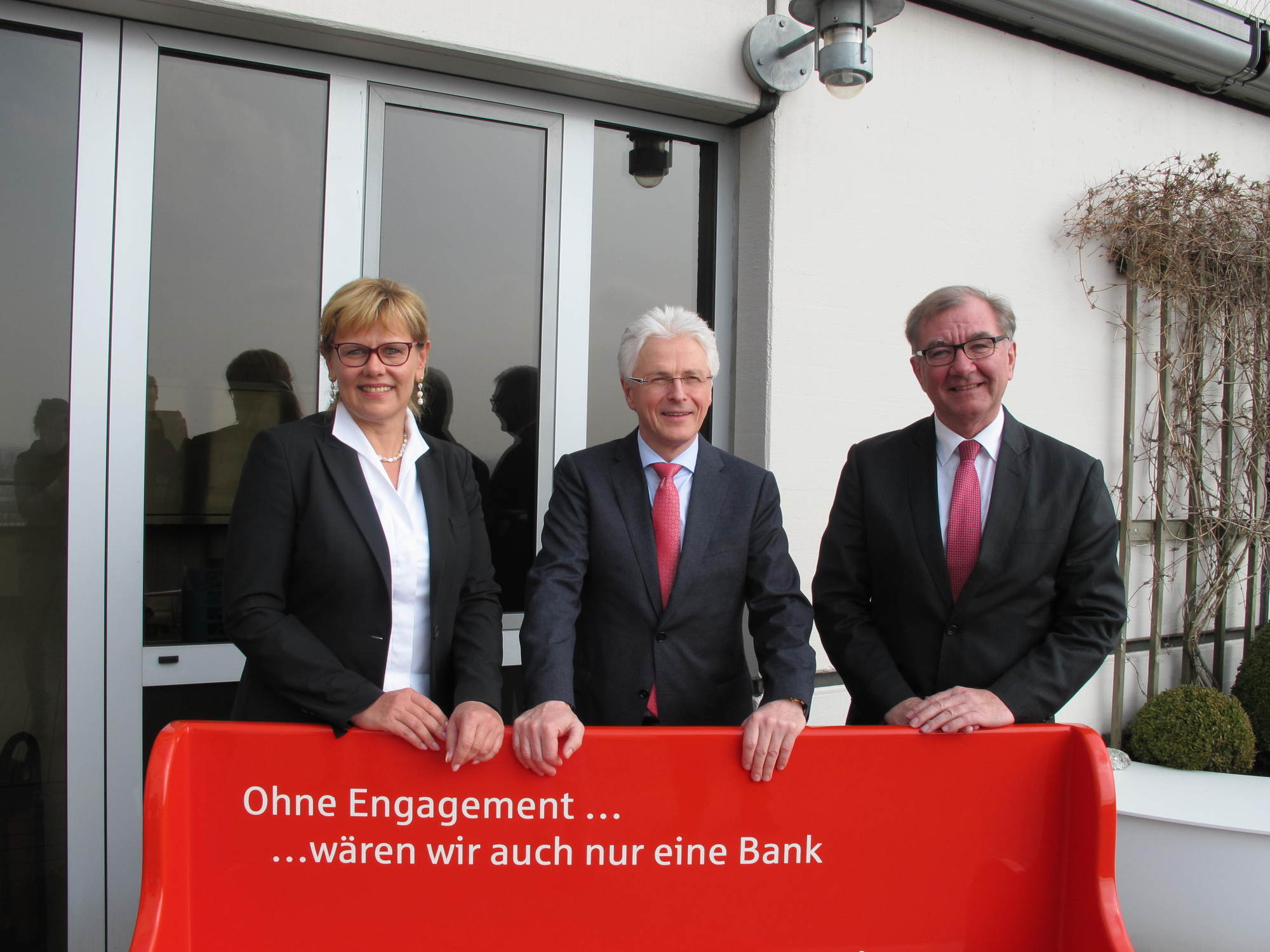 Claudia Kollmer, Rolf Settelmeier und Dr. Walter Eschle. Foto: B4B WIRTSCHAFTSLEBEN SCHWABEN