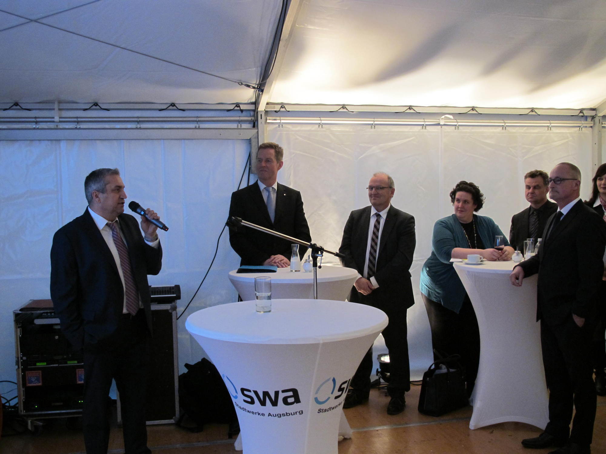 swa und Siemens schließen Supraleitenden Strombegrenzer an. Foto: B4B WIRTSCHAFTSLEBEN SCHWABEN