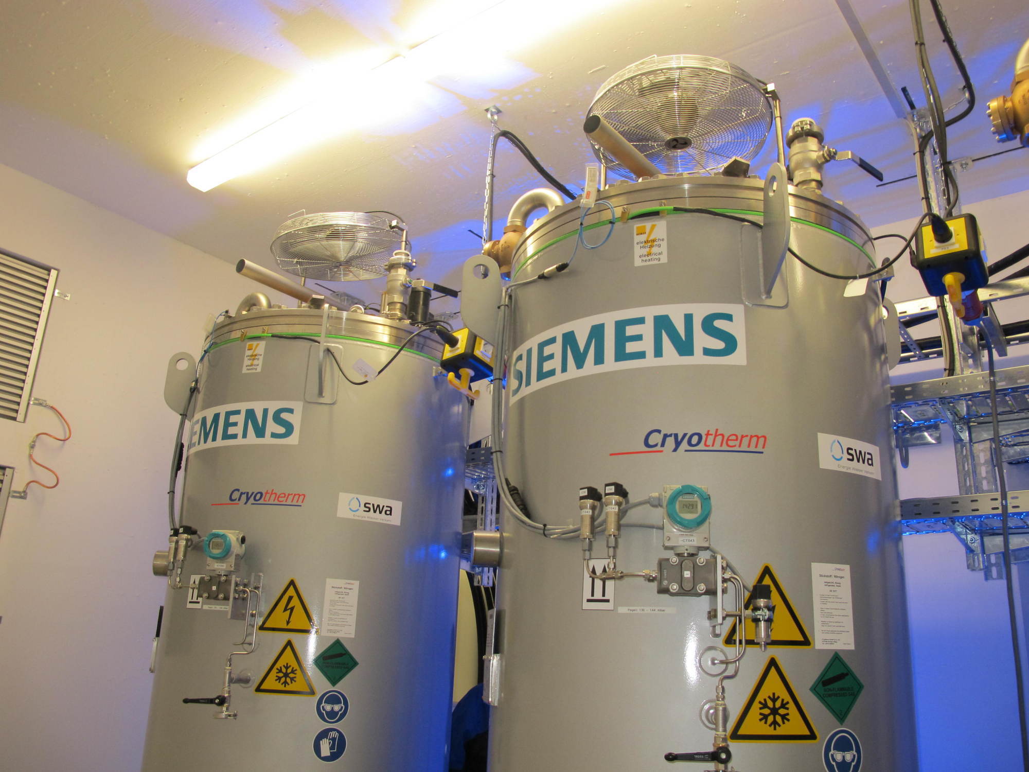swa und Siemens schließen Supraleitenden Strombegrenzer an. Foto: B4B WIRTSCHAFTSLEBEN SCHWABEN