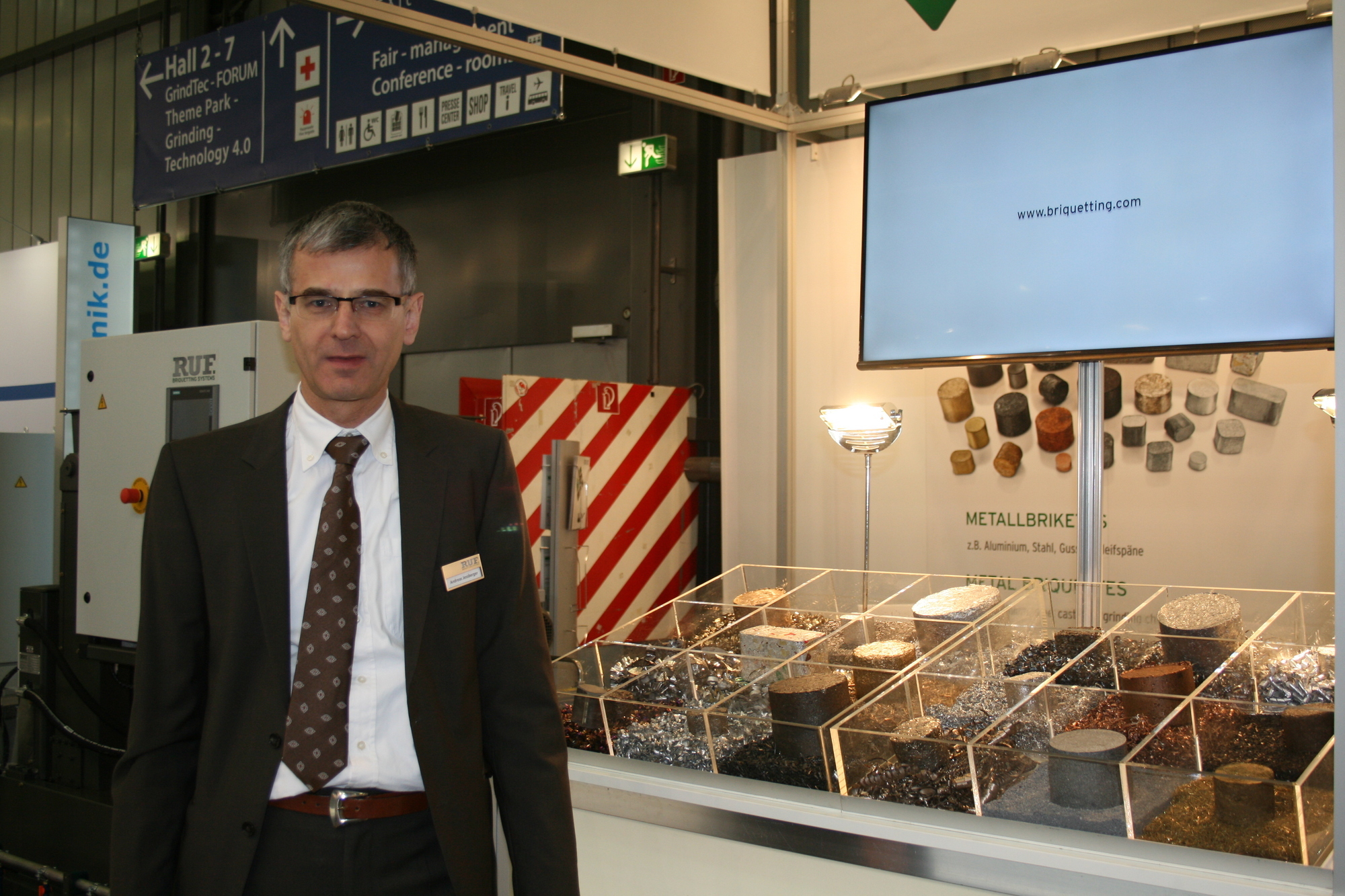 Auf der GrindTec 2016 stellen rund 560 Aussteller aus 27 Nationen ihre Innovationen vor. Foto: B4B WIRTSCHAFTSLEBEN SCHWABEN