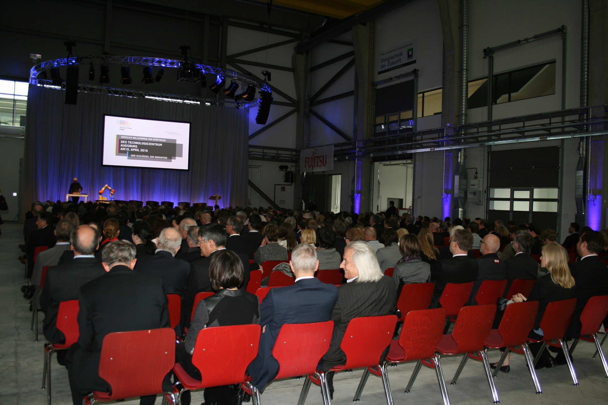 Am 10. April 2016 wurde das Technologiezentrum Augsburg feierlich eröffnet. Foto: B4B WIRTSCHAFTSLEBEN SCHWABEN