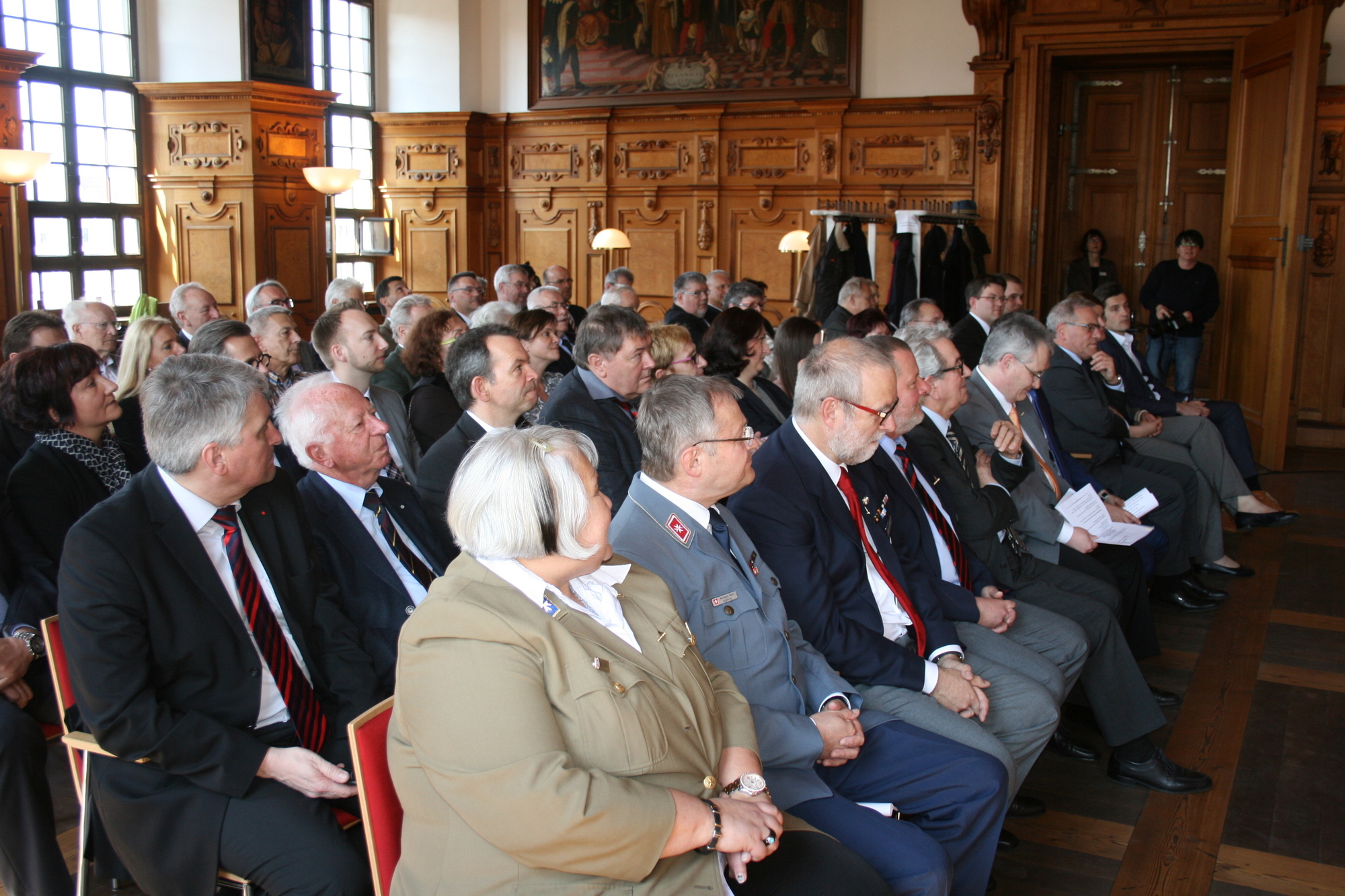 Torsten Keller erhält den Ehrenpreis AUXILIA AUGUSTANA. Foto: B4B WIRTSCHAFTSLEBEN SCHWABEN