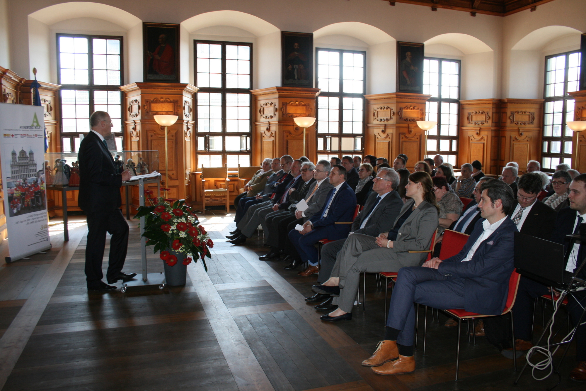 Torsten Keller erhält den Ehrenpreis AUXILIA AUGUSTANA. Foto: B4B WIRTSCHAFTSLEBEN SCHWABEN