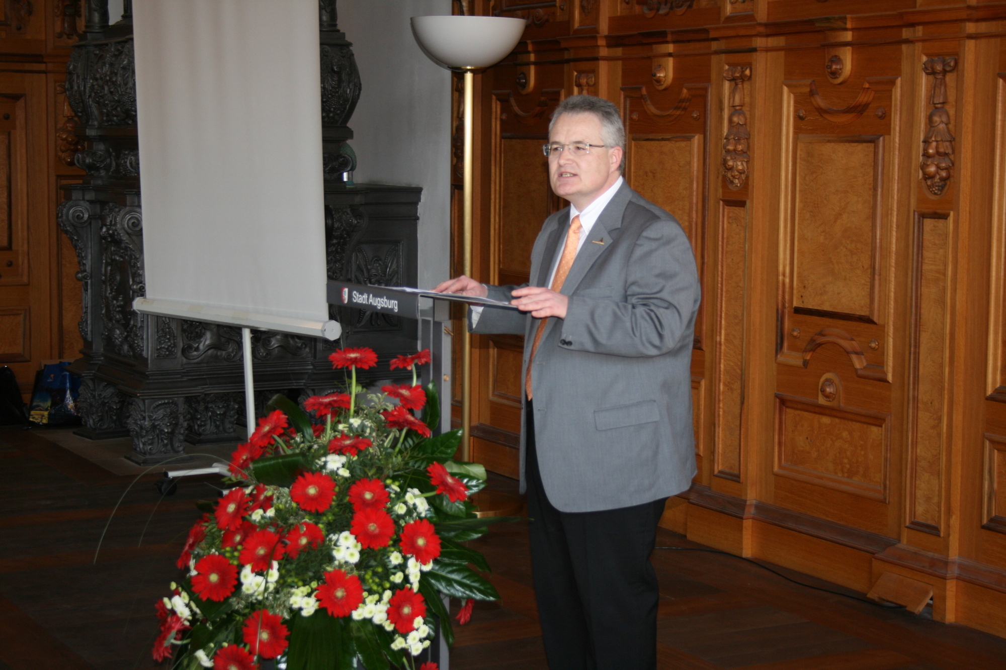 Torsten Keller erhält den Ehrenpreis AUXILIA AUGUSTANA. Foto: B4B WIRTSCHAFTSLEBEN SCHWABEN