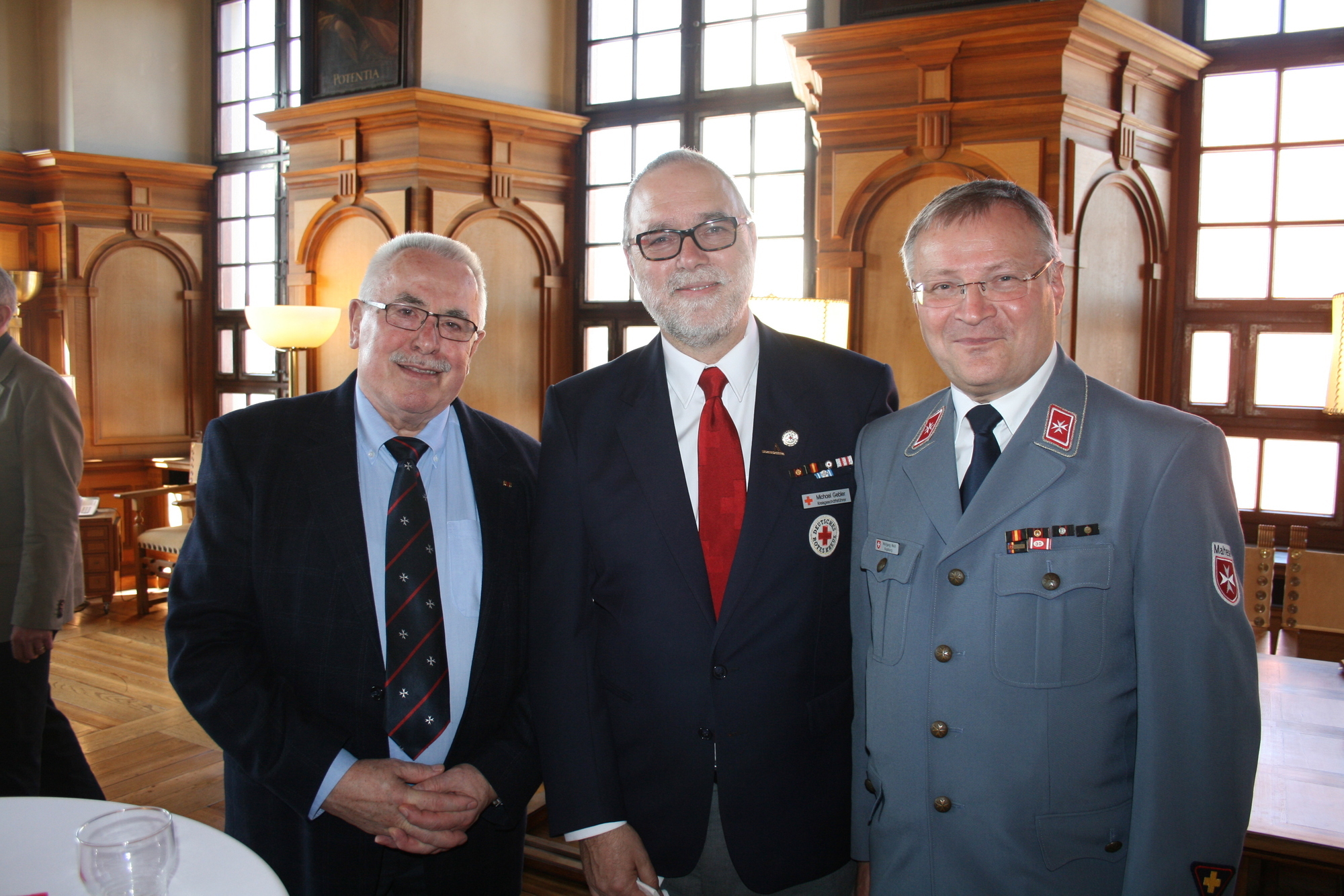 Torsten Keller erhält den Ehrenpreis AUXILIA AUGUSTANA. Foto: B4B WIRTSCHAFTSLEBEN SCHWABEN