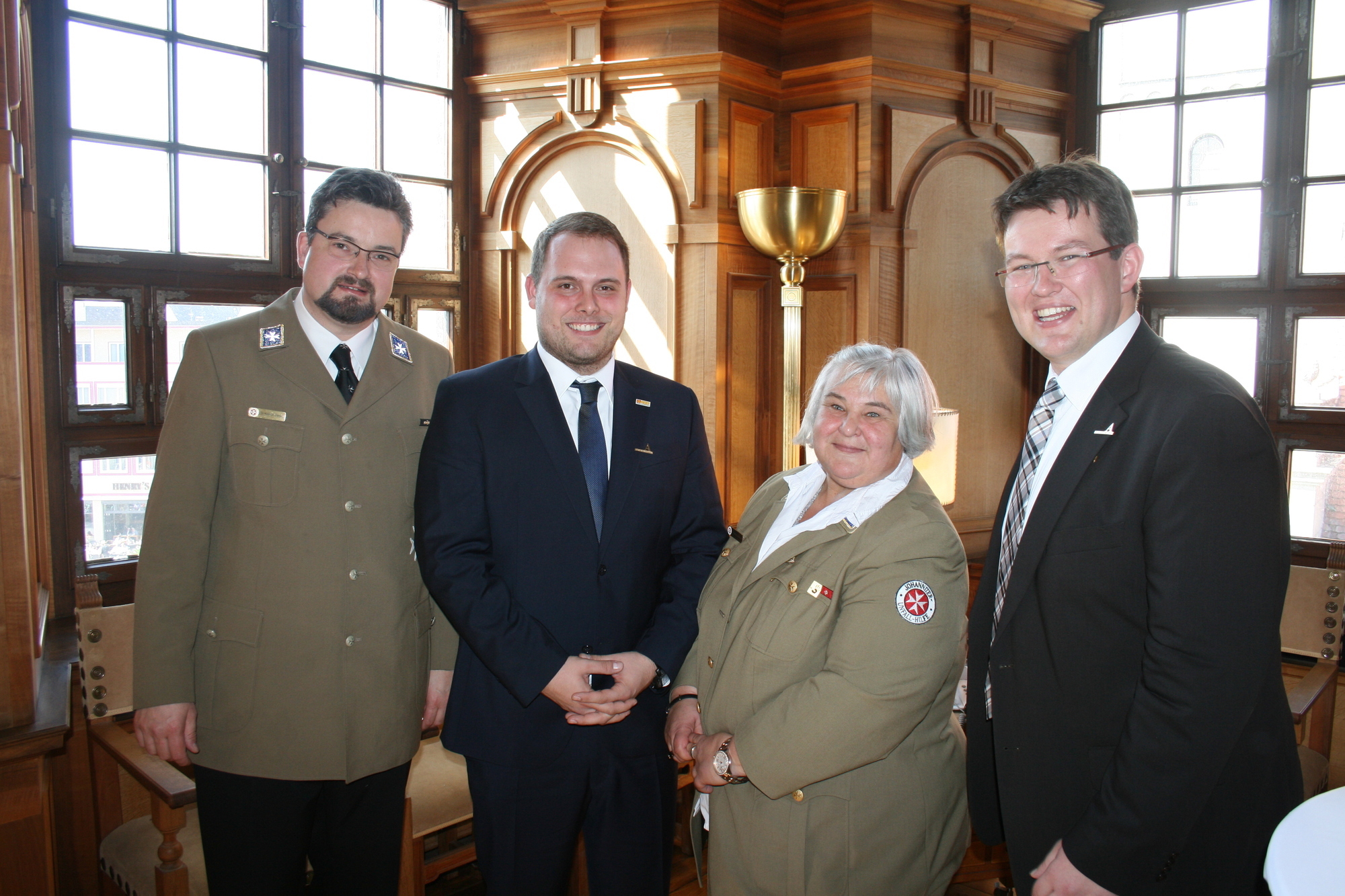 Torsten Keller erhält den Ehrenpreis AUXILIA AUGUSTANA. Foto: B4B WIRTSCHAFTSLEBEN SCHWABEN