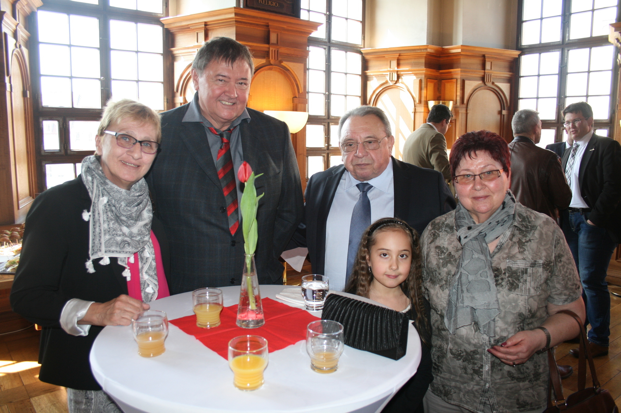 Torsten Keller erhält den Ehrenpreis AUXILIA AUGUSTANA. Foto: B4B WIRTSCHAFTSLEBEN SCHWABEN
