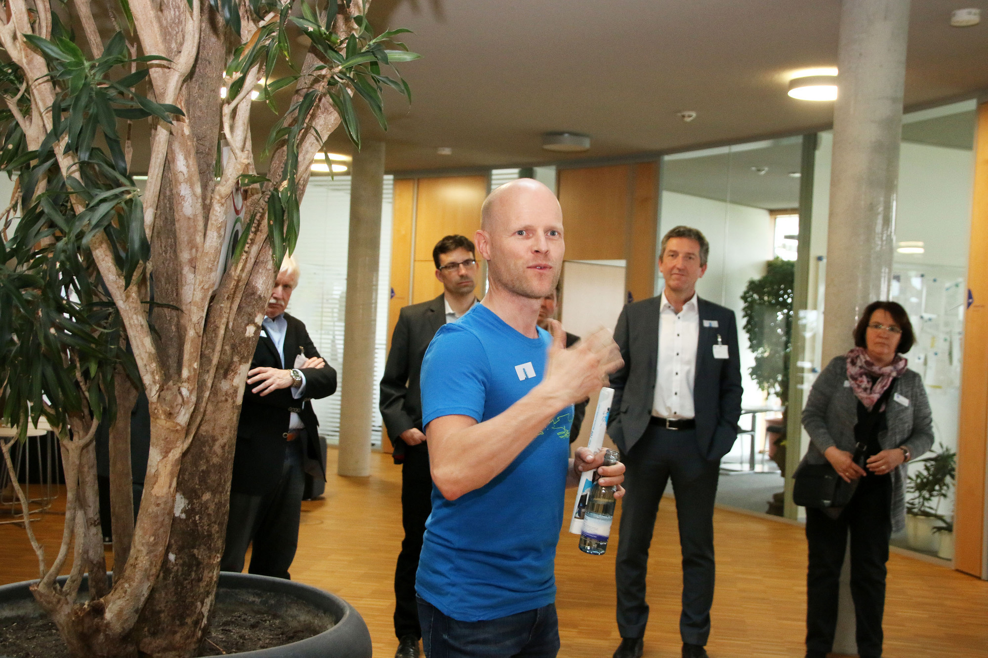 Marketing Club Augsburg zu Besuch bei Deuter in Gersthofen