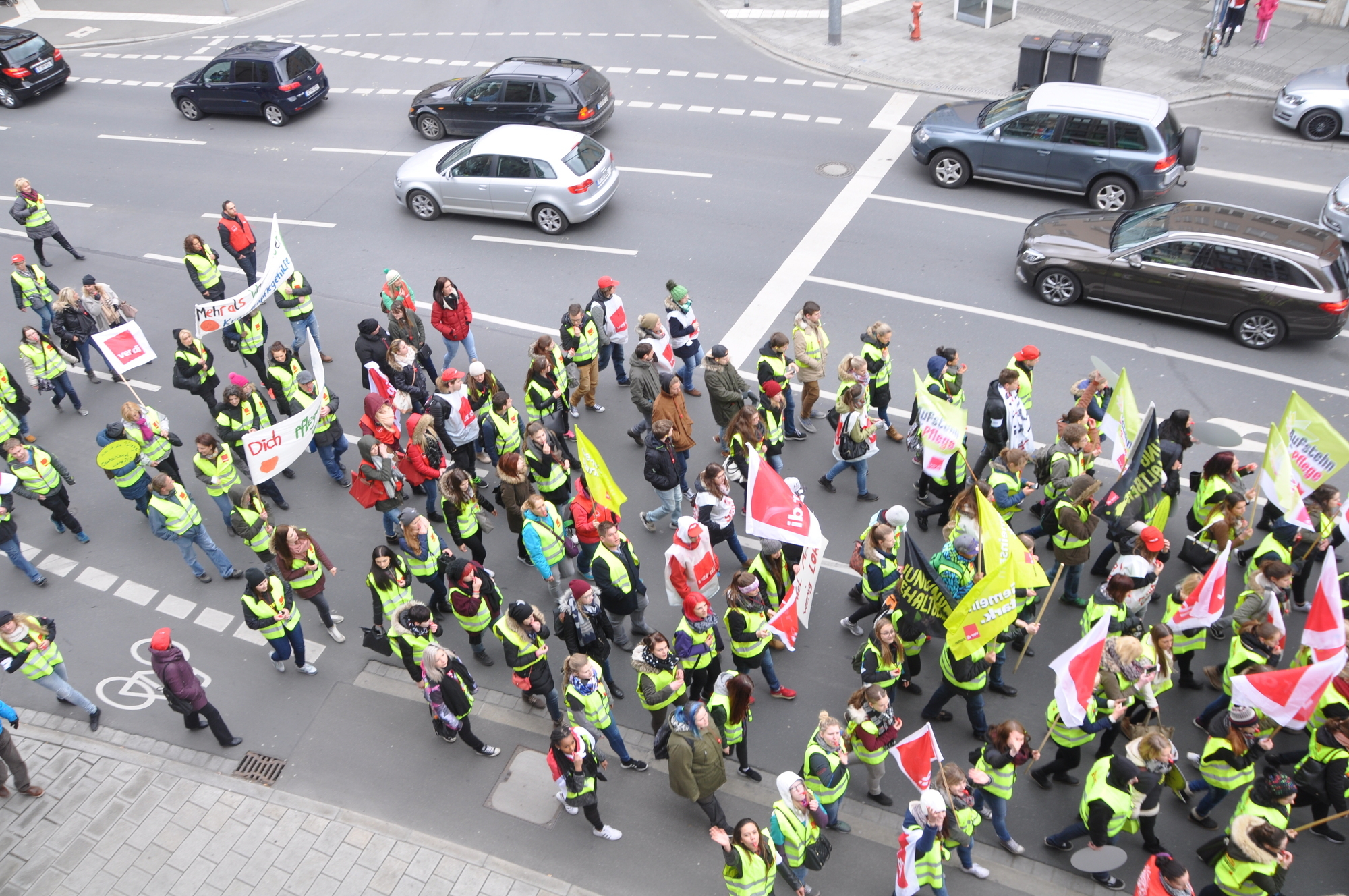 Zahlreiche Mitglieder aus ganz Schwaben nahmen an der Demonstration in Augsburg teil. Foto: B4B WIRTSCHAFTSLEBEN SCHWABEN