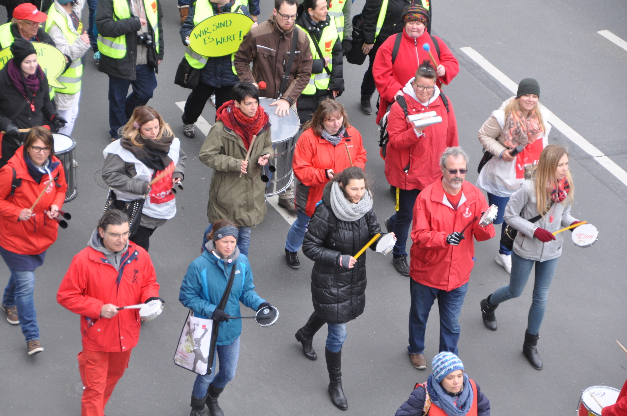 Zahlreiche Mitglieder aus ganz Schwaben nahmen an der Demonstration in Augsburg teil. Foto: B4B WIRTSCHAFTSLEBEN SCHWABEN