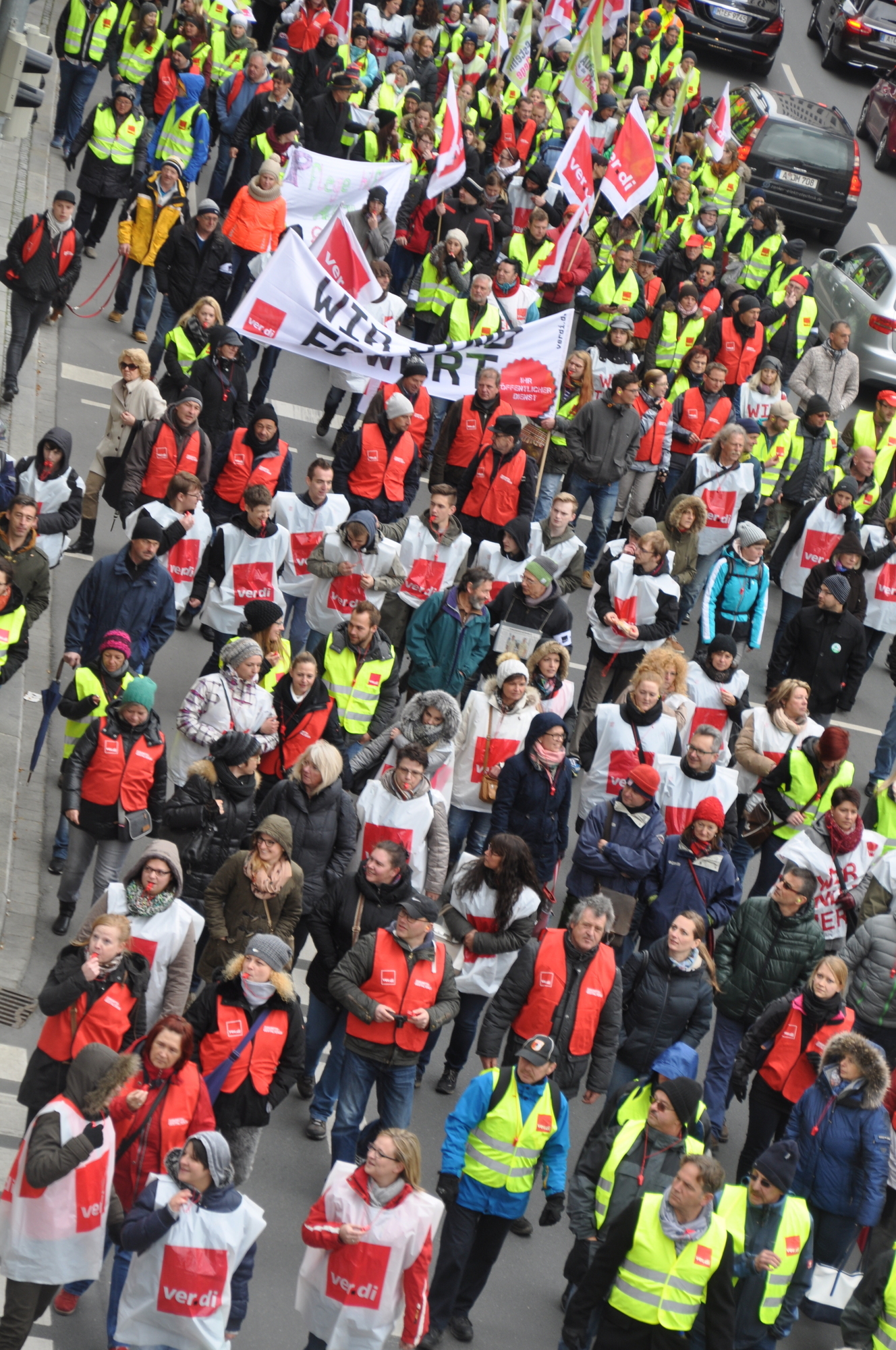 Zahlreiche Mitglieder aus ganz Schwaben nahmen an der Demonstration in Augsburg teil. Foto: B4B WIRTSCHAFTSLEBEN SCHWABEN