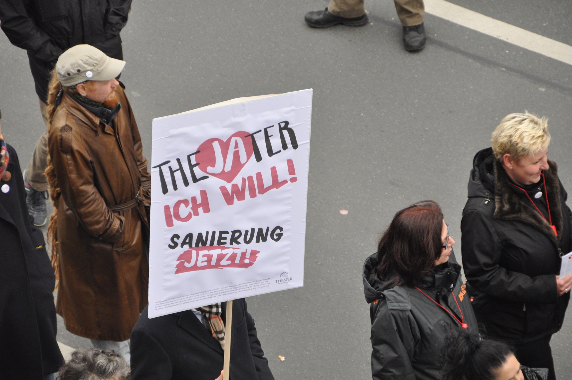 Zahlreiche Mitglieder aus ganz Schwaben nahmen an der Demonstration in Augsburg teil. Foto: B4B WIRTSCHAFTSLEBEN SCHWABEN